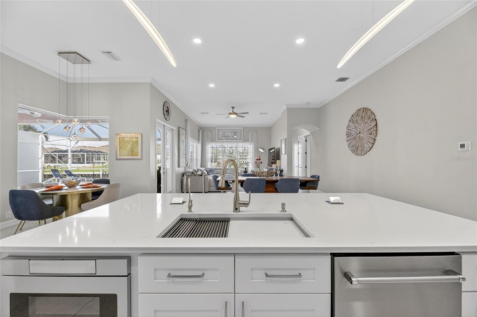 Listing photo id 33 for 719 Islebay Drive