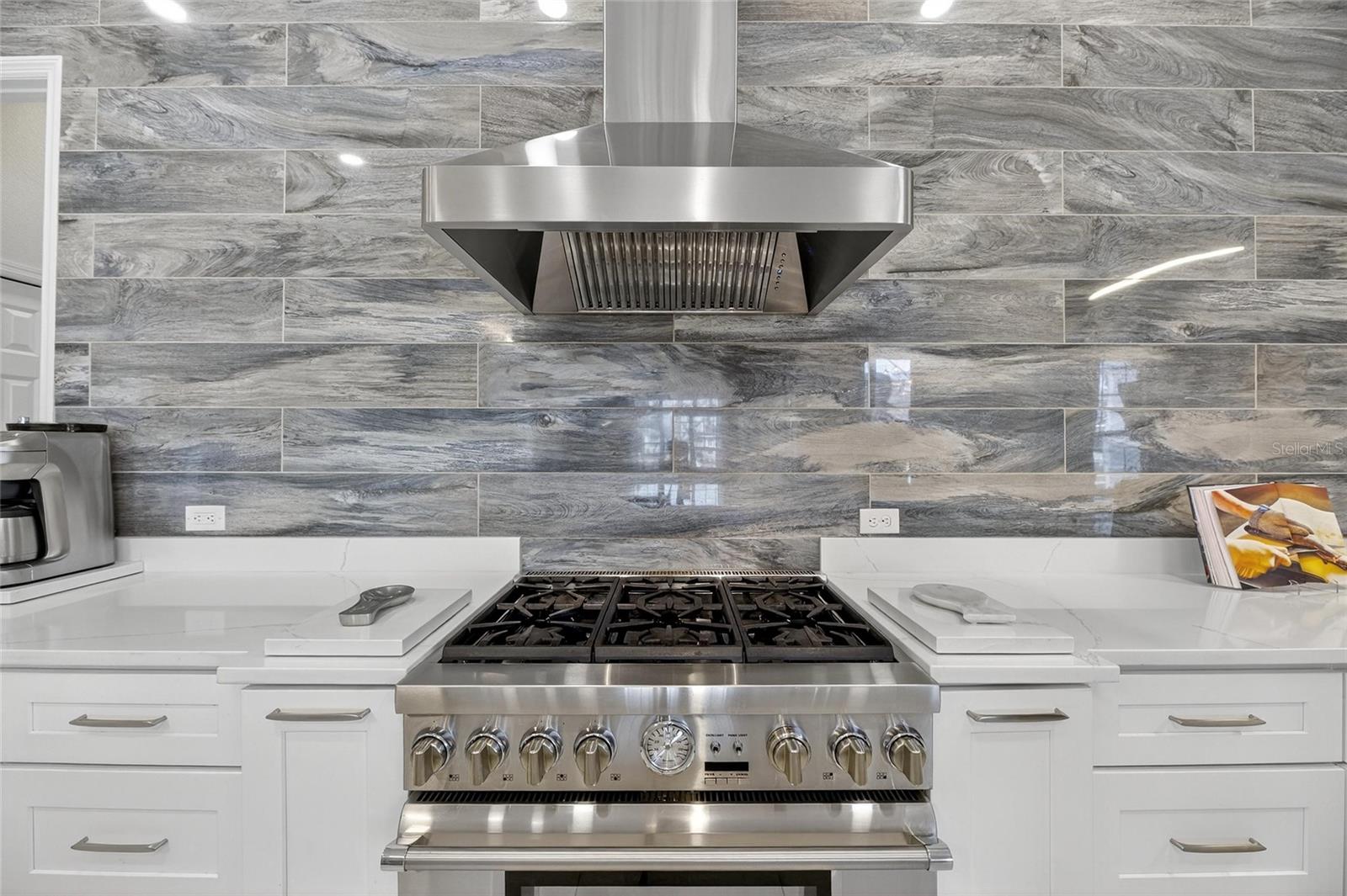 Listing photo id 36 for 719 Islebay Drive