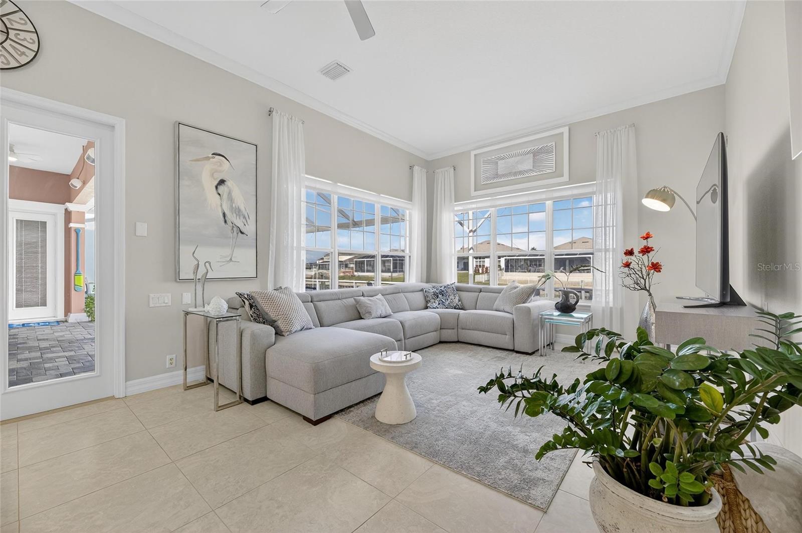 Listing photo id 44 for 719 Islebay Drive