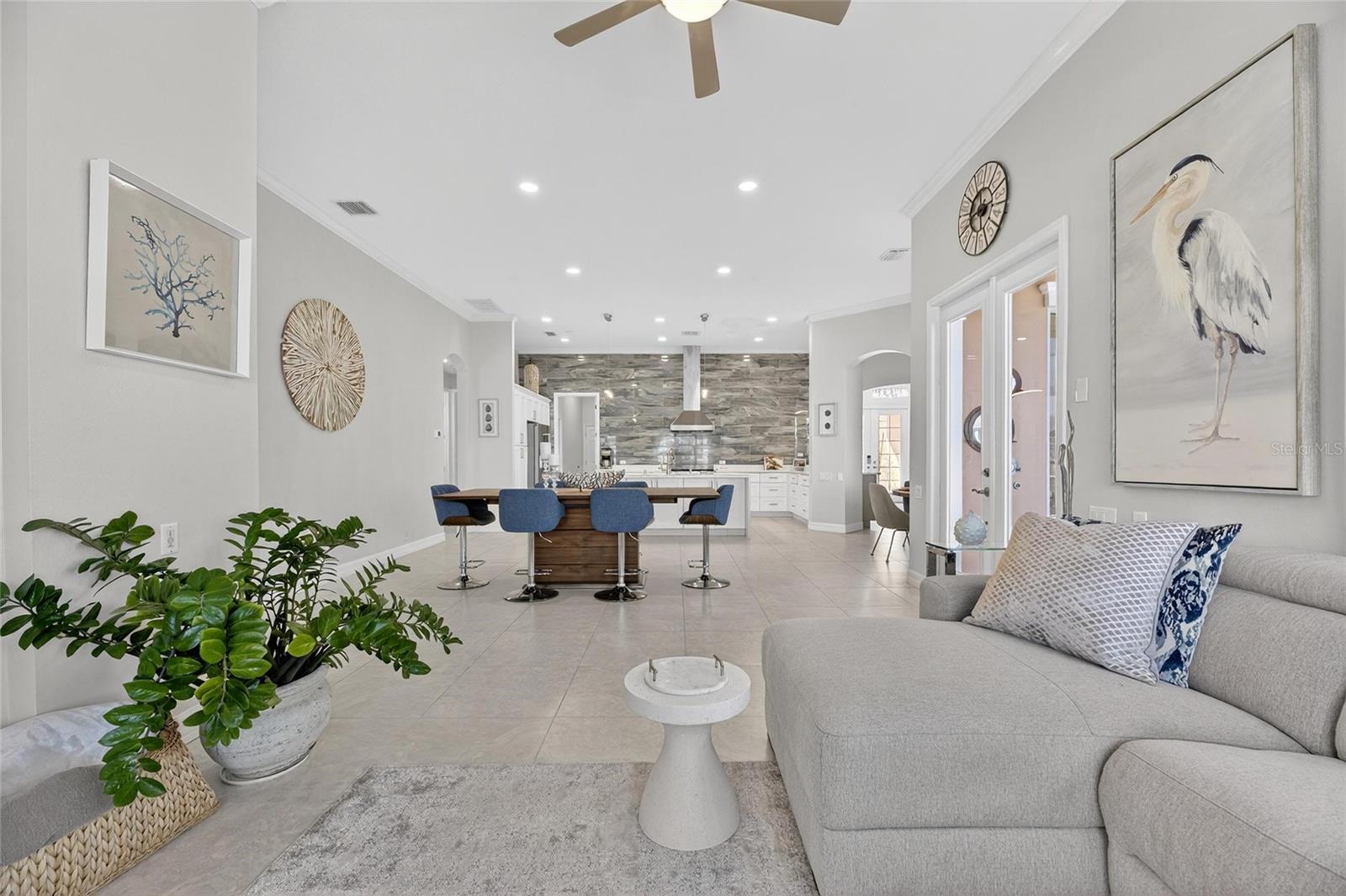 Listing photo id 48 for 719 Islebay Drive