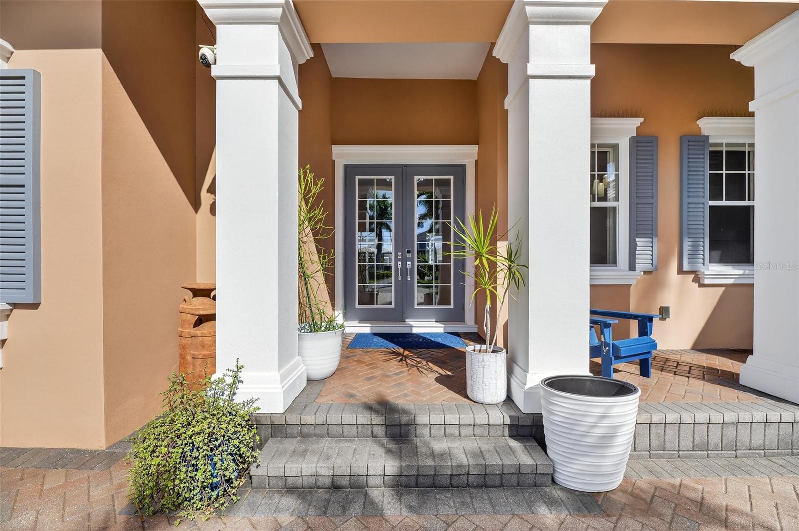 Listing photo id 4 for 719 Islebay Drive