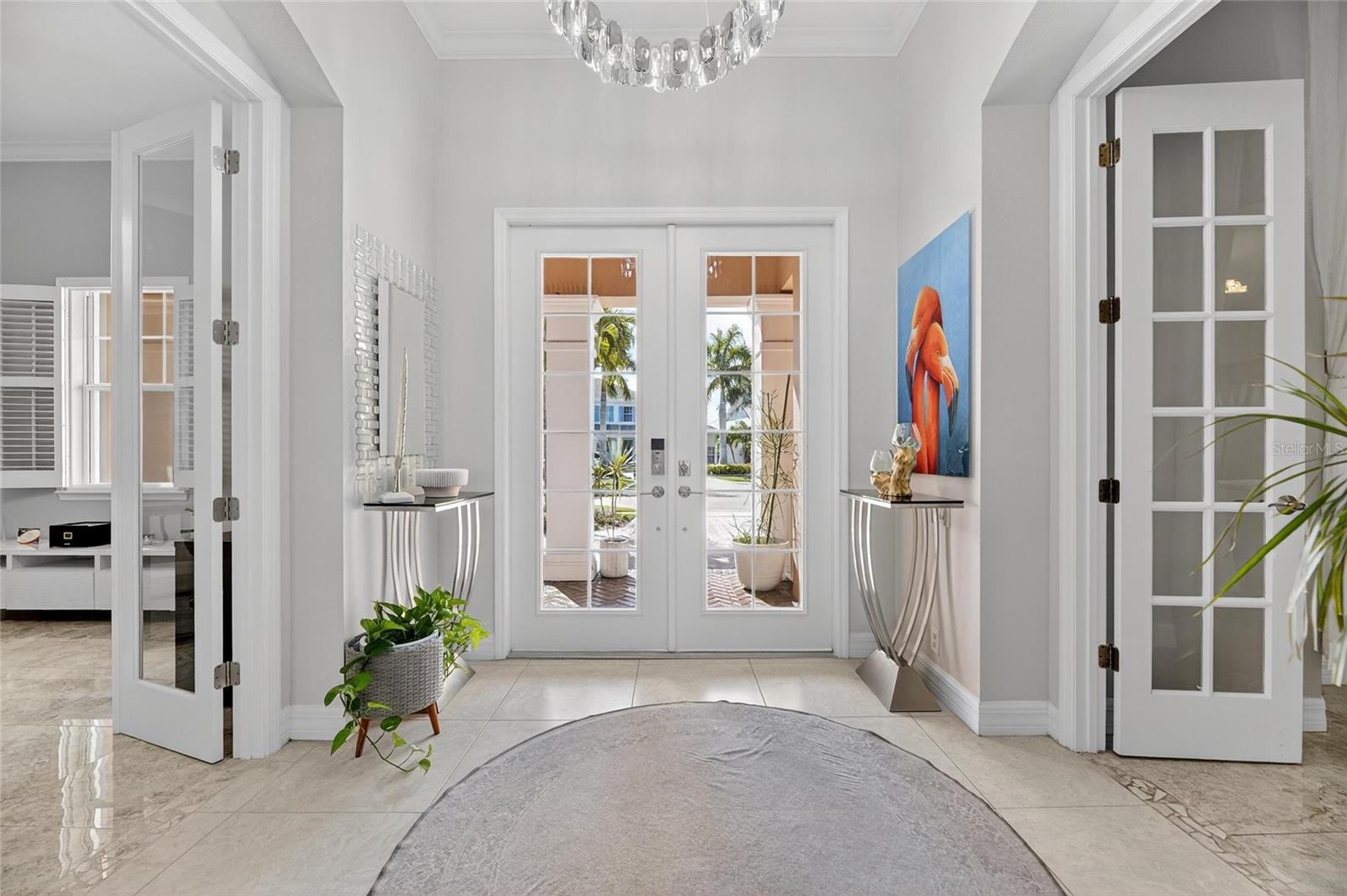 Listing photo id 7 for 719 Islebay Drive