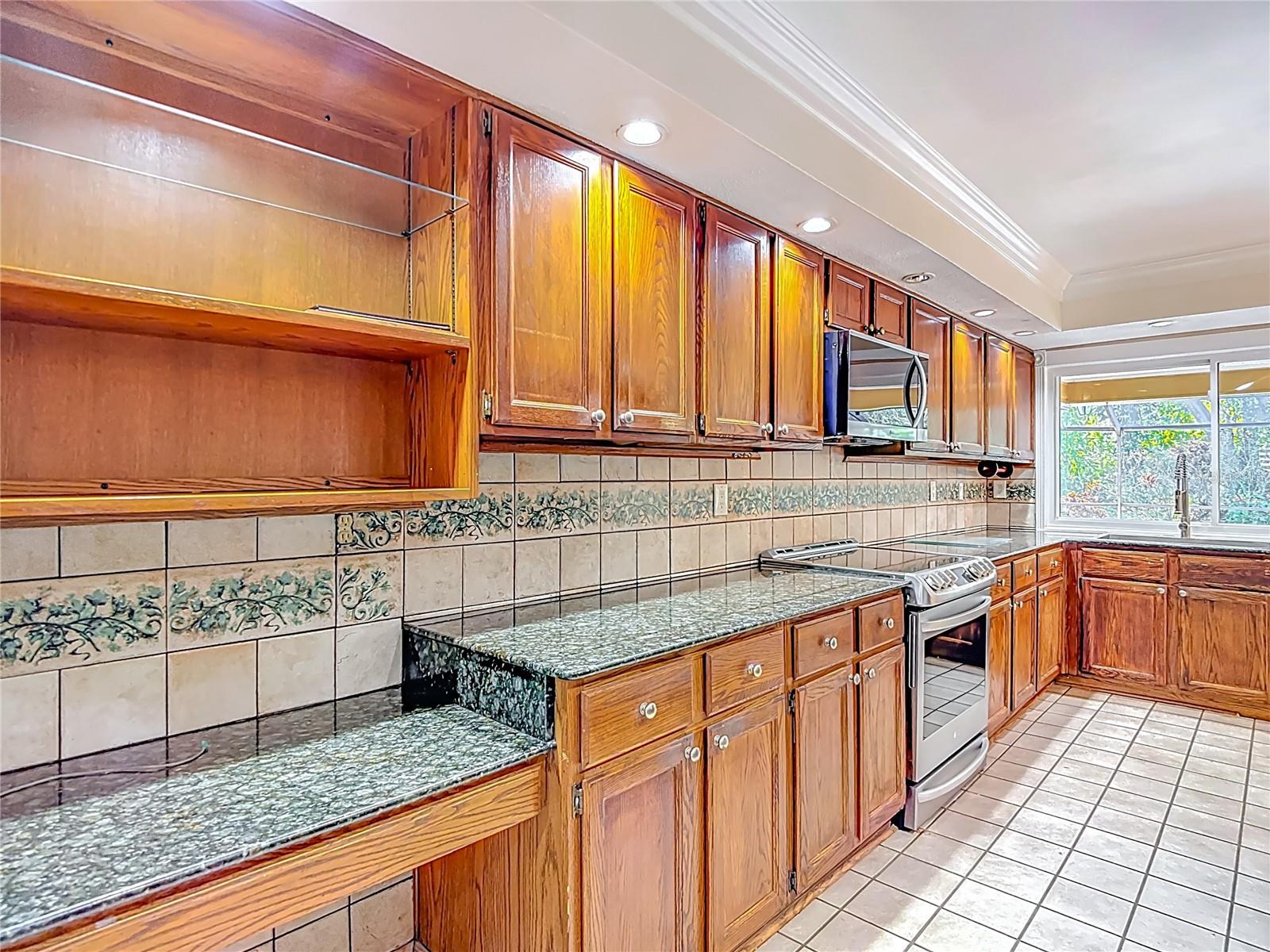 Image 32 of 44 For 3328 Westmoreland Drive