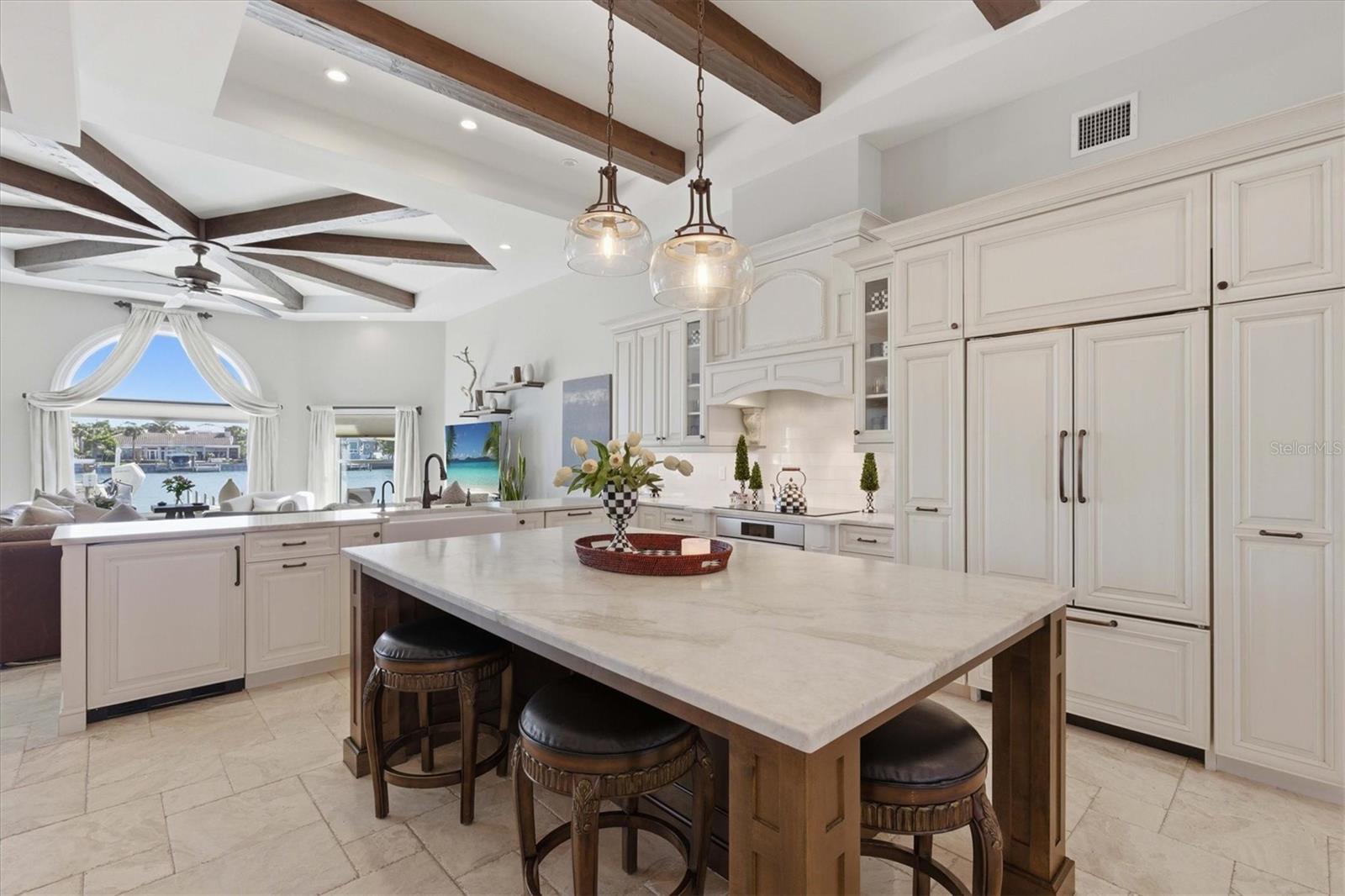 Listing photo id 16 for 215 Driftwood Lane