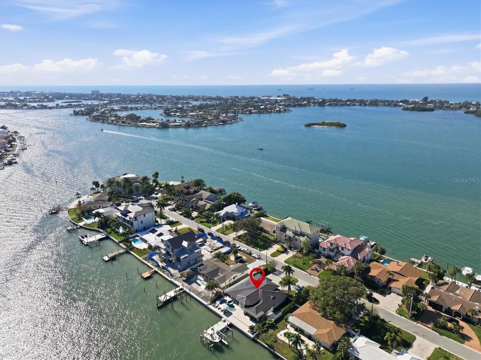 Listing photo id 0 for 215 Driftwood Lane