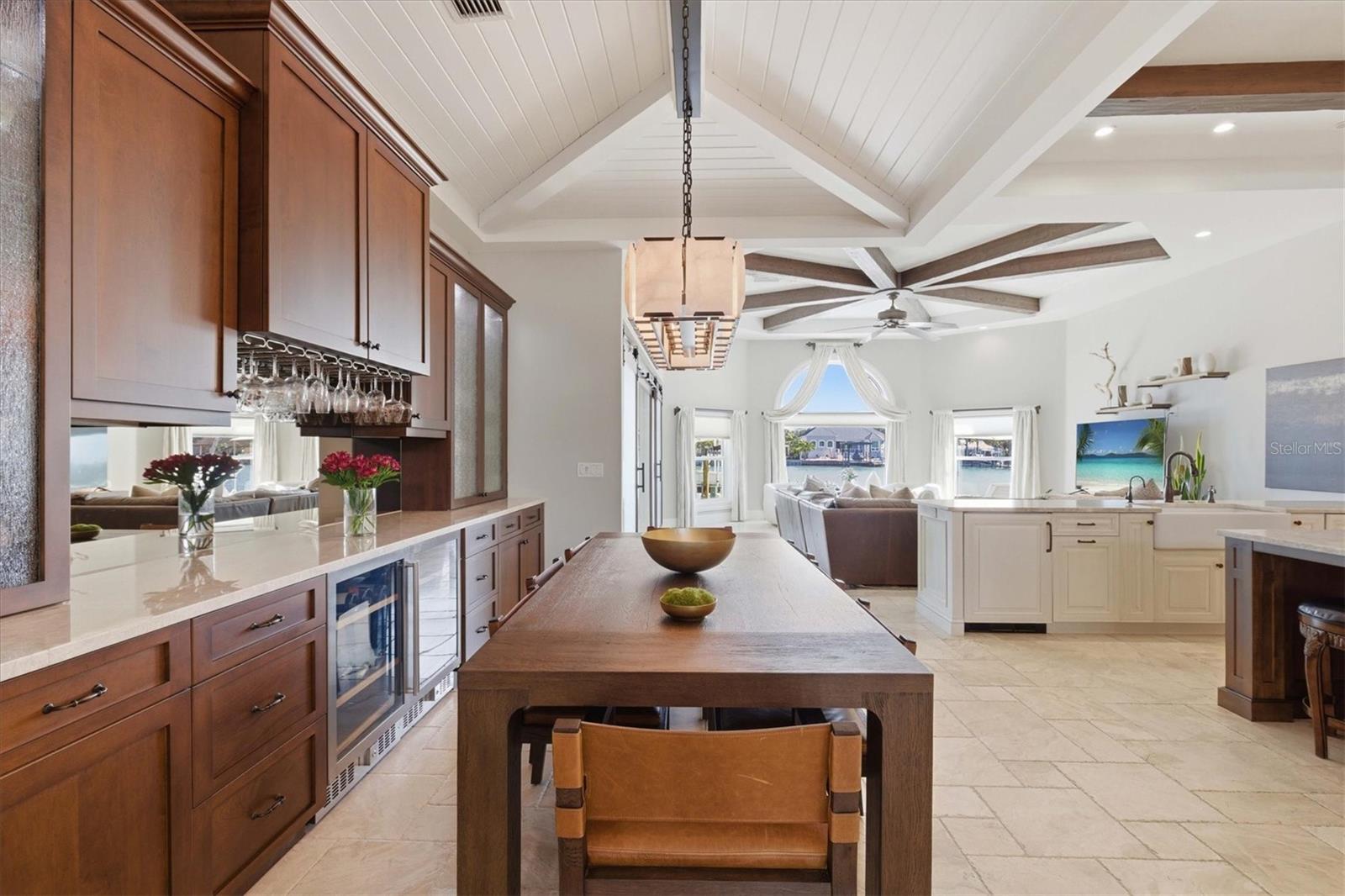 Listing photo id 21 for 215 Driftwood Lane