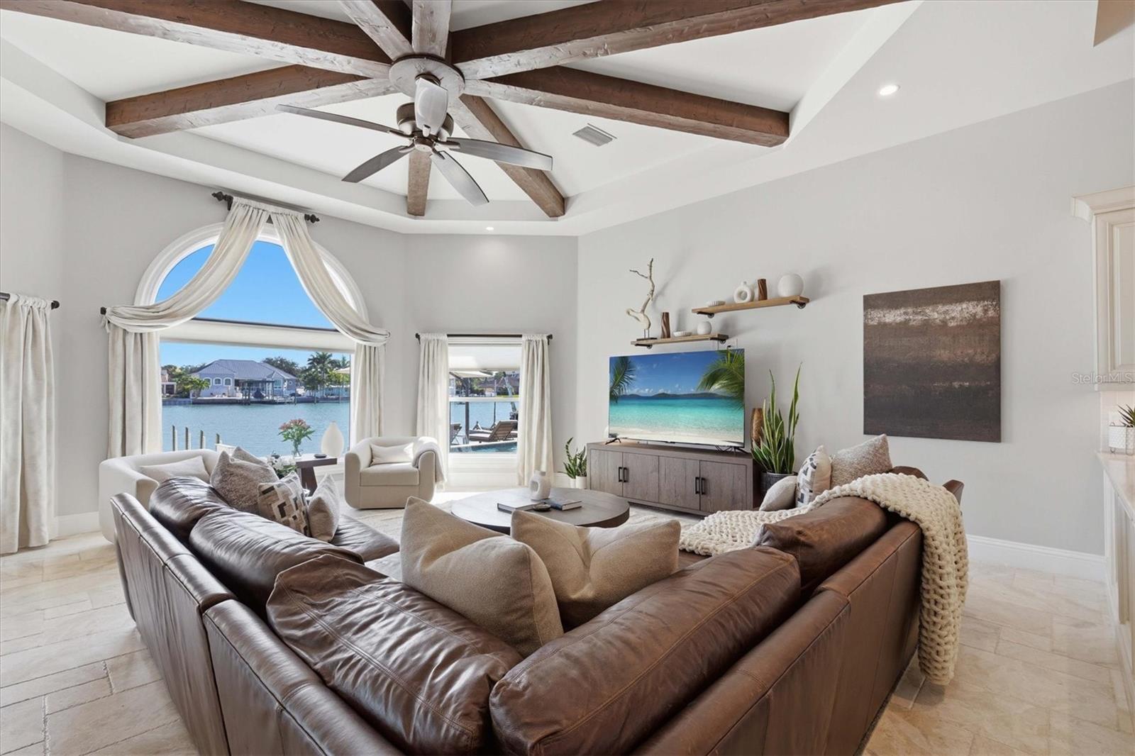 Listing photo id 25 for 215 Driftwood Lane