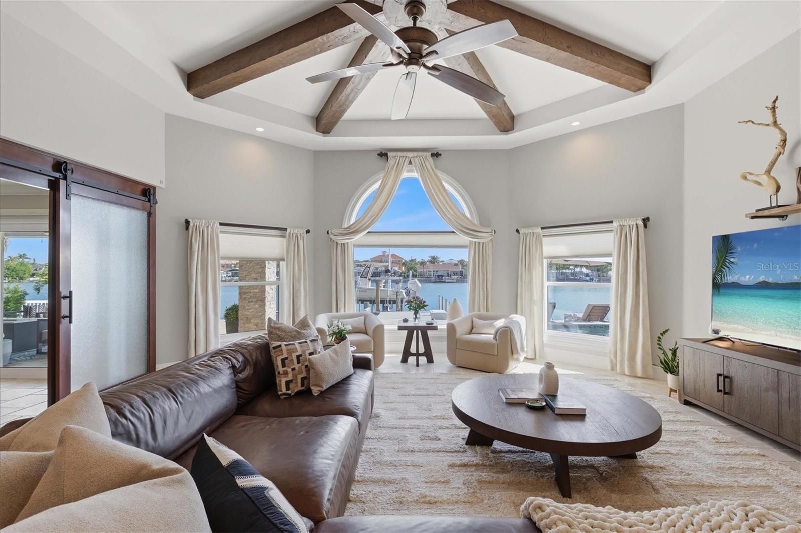 Listing photo id 28 for 215 Driftwood Lane