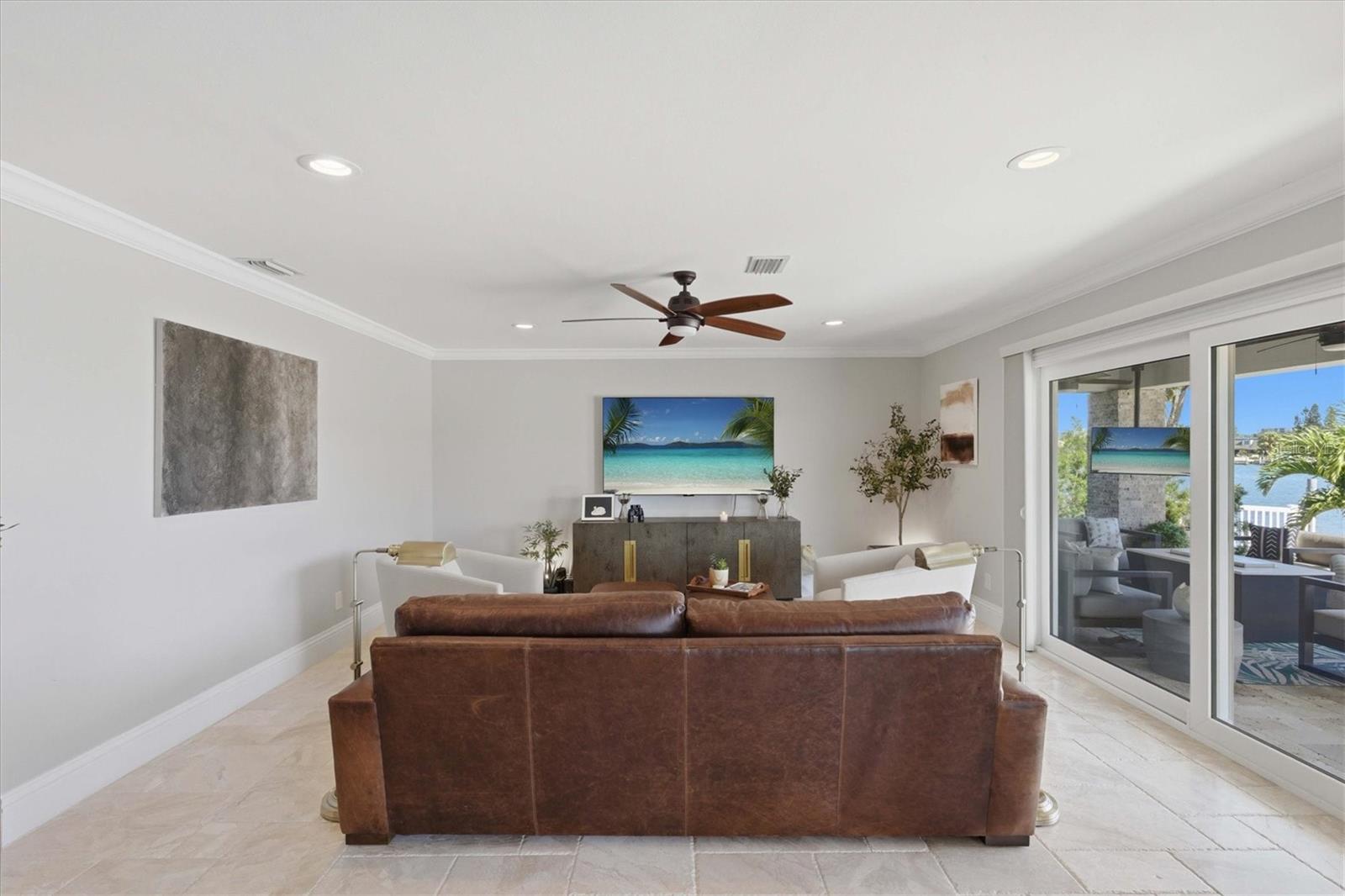 Listing photo id 32 for 215 Driftwood Lane