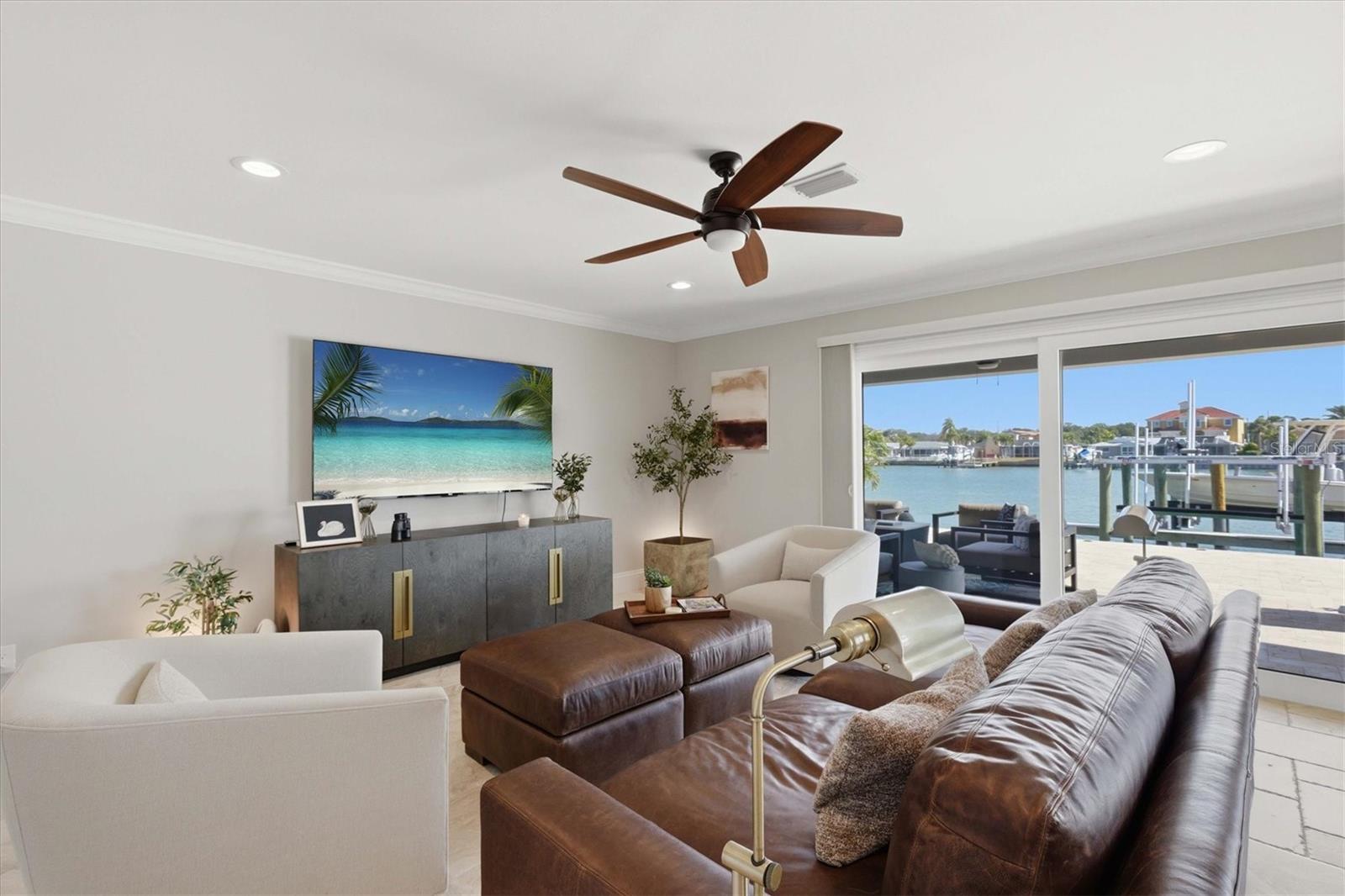 Listing photo id 33 for 215 Driftwood Lane