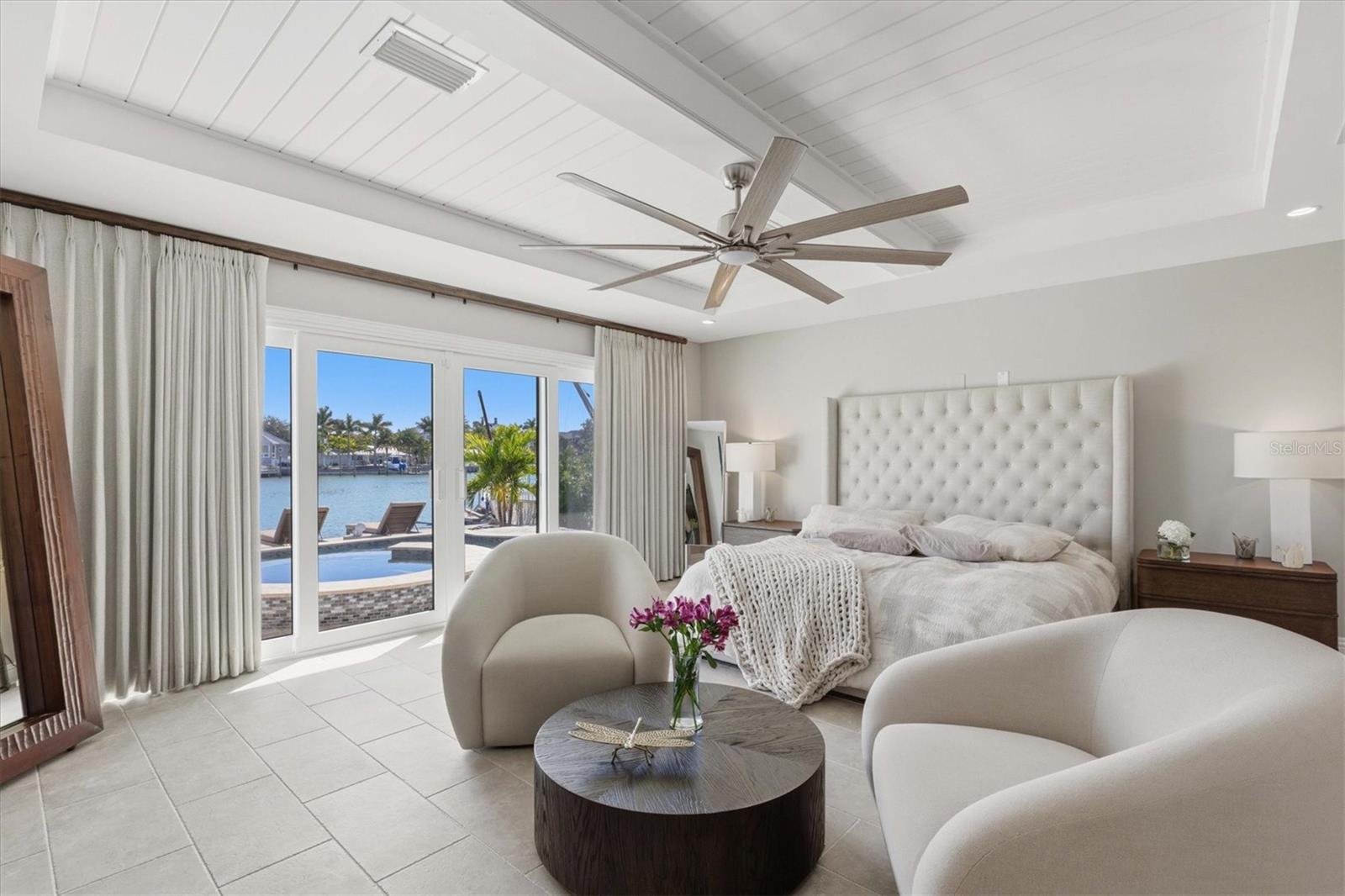 Listing photo id 35 for 215 Driftwood Lane