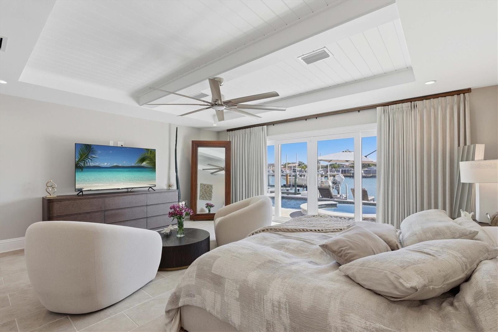 Listing photo id 36 for 215 Driftwood Lane