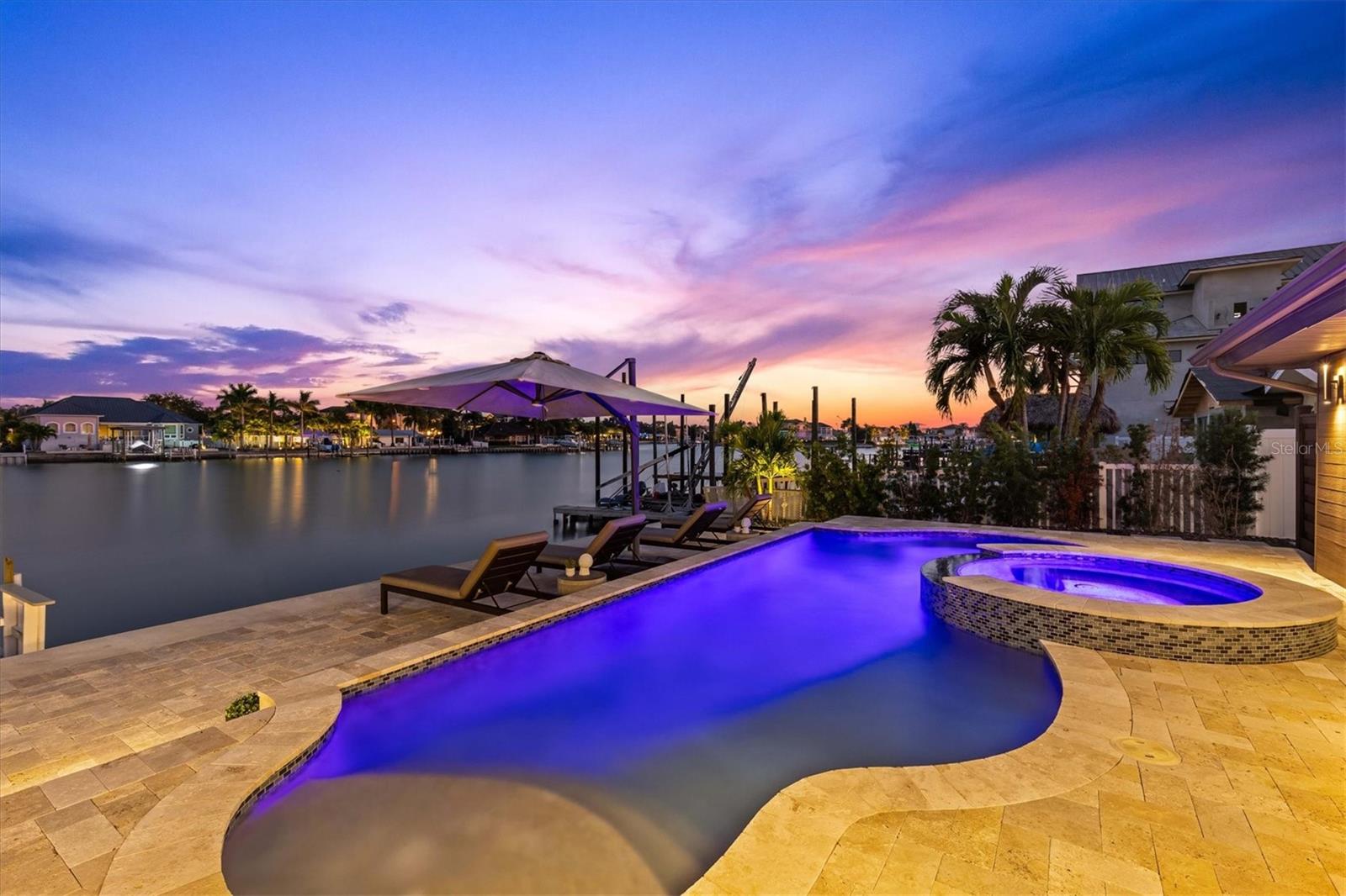 Listing photo id 2 for 215 Driftwood Lane