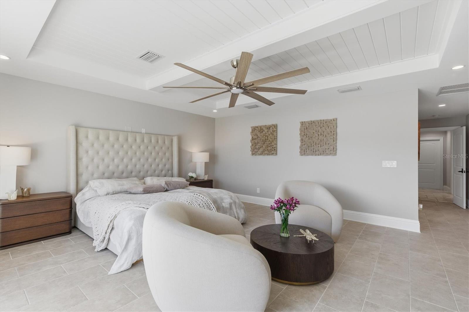 Listing photo id 38 for 215 Driftwood Lane