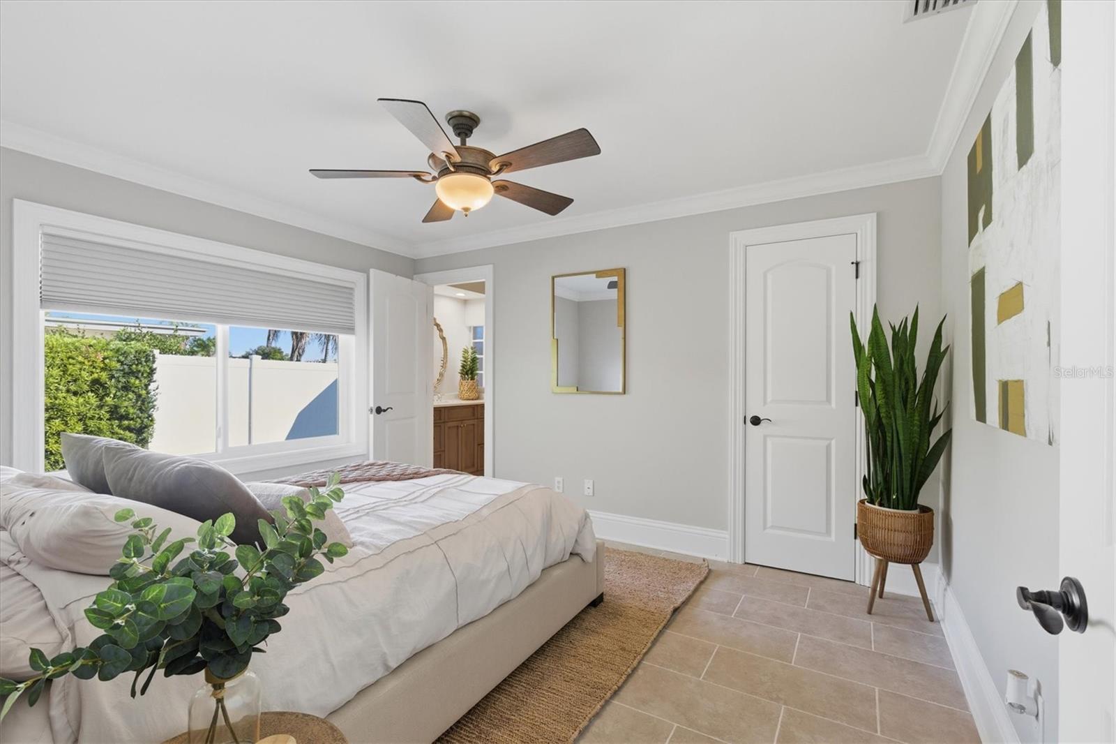 Listing photo id 45 for 215 Driftwood Lane