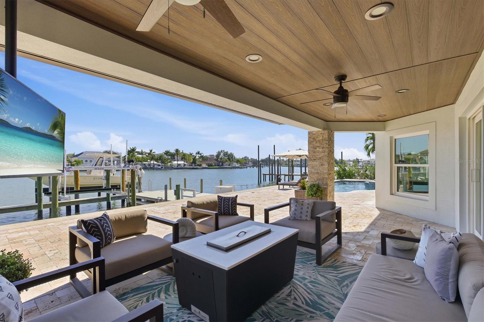 Listing photo id 60 for 215 Driftwood Lane