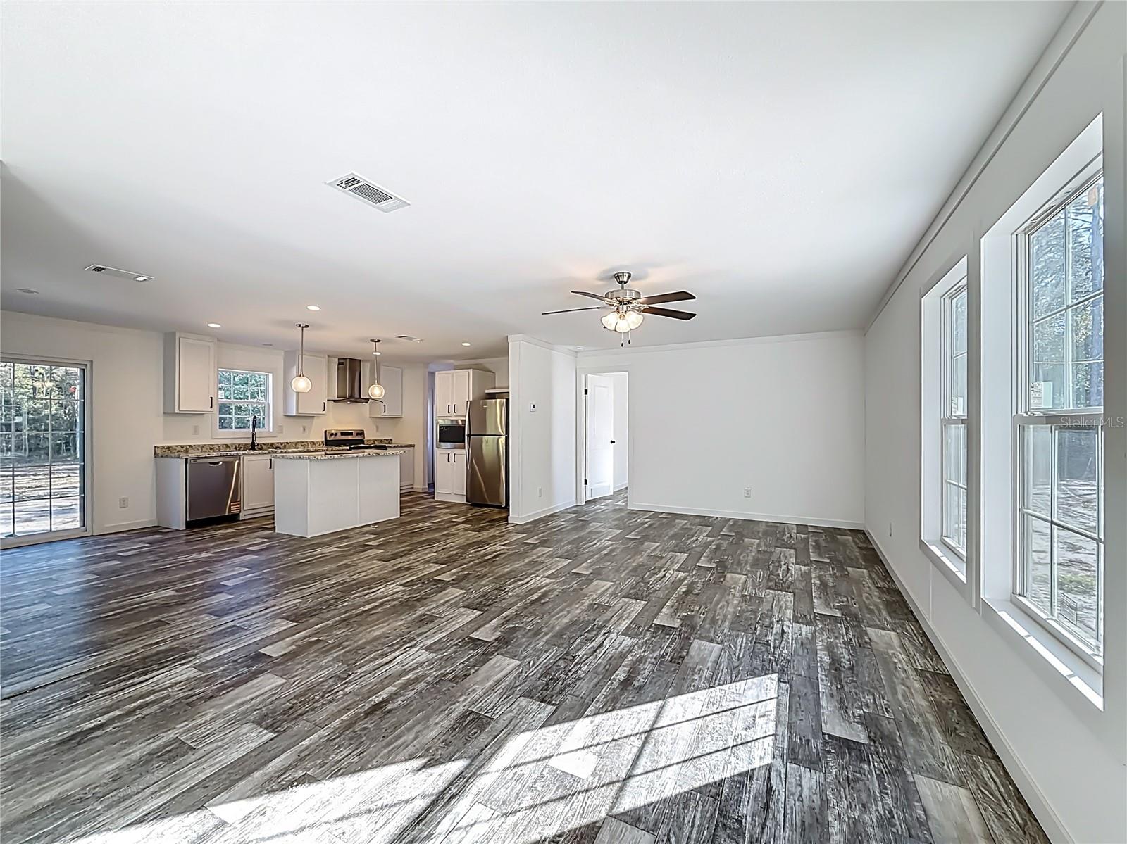 Image 11 of 45 For 2291 140 Avenue