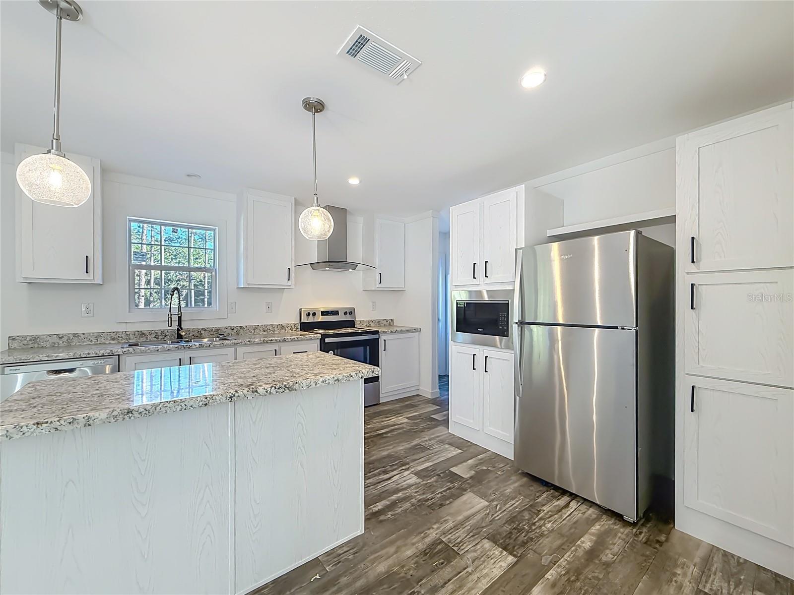 Image 15 of 45 For 2291 140 Avenue