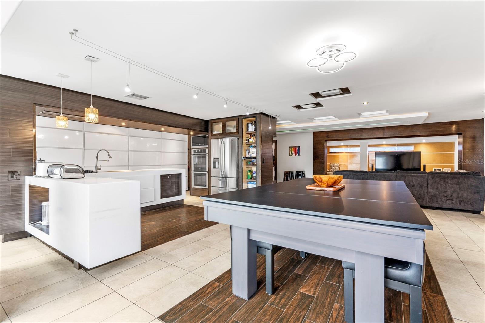 Image 12 of 43 For 2406 Meadowbrook Drive