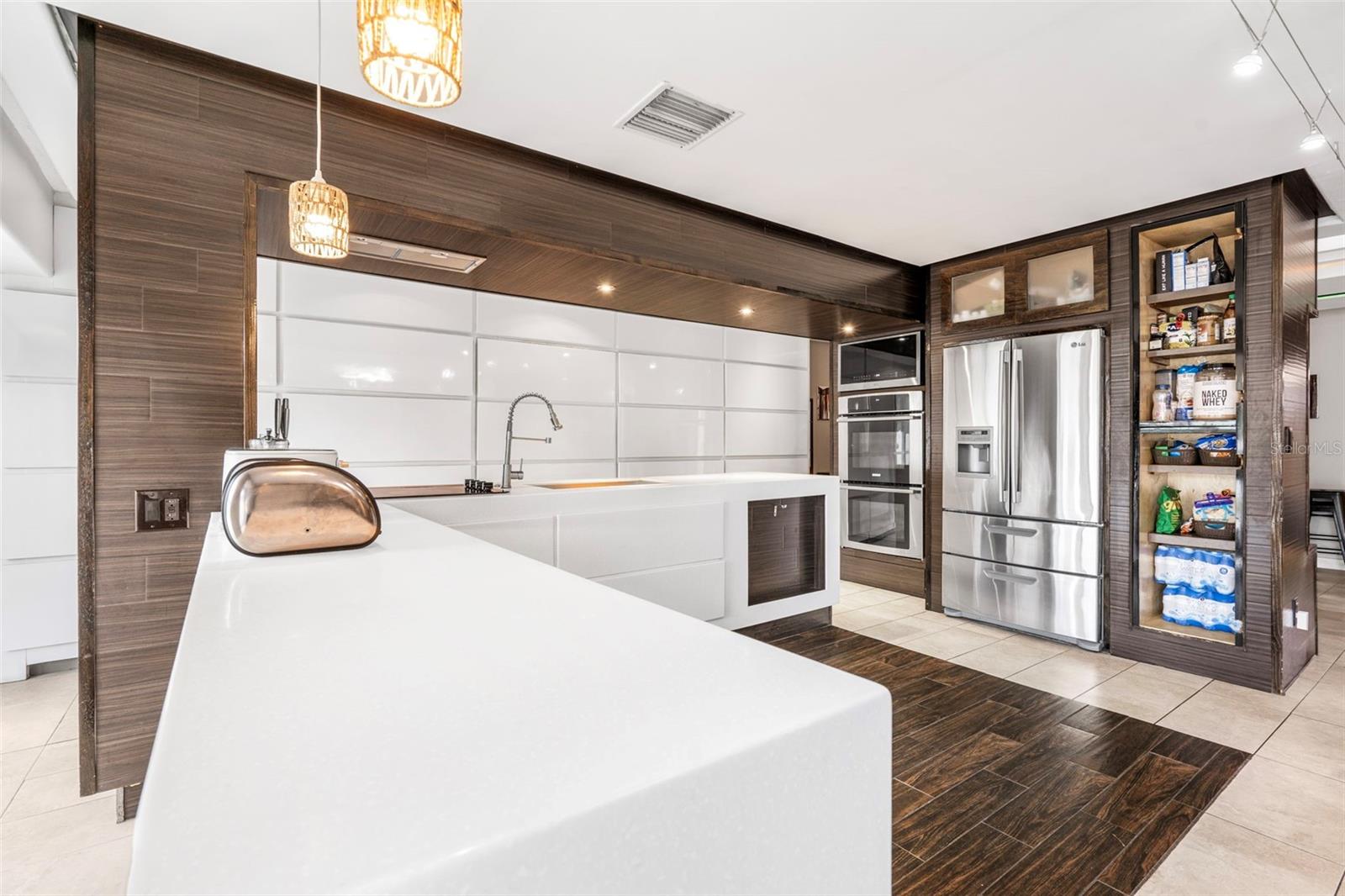 Image 13 of 43 For 2406 Meadowbrook Drive