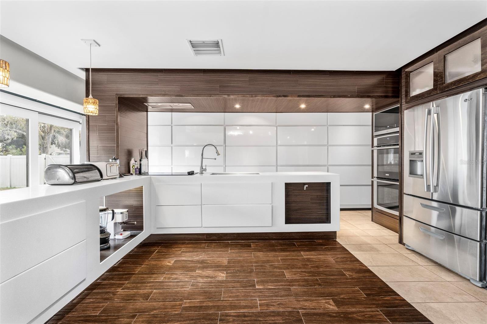 Image 15 of 43 For 2406 Meadowbrook Drive