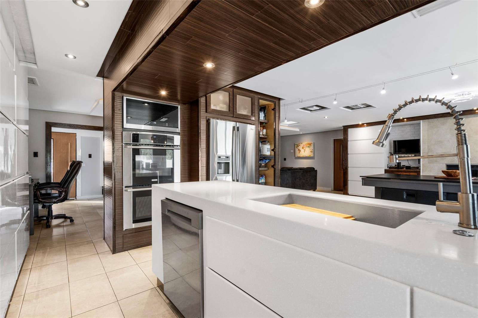 Image 16 of 43 For 2406 Meadowbrook Drive