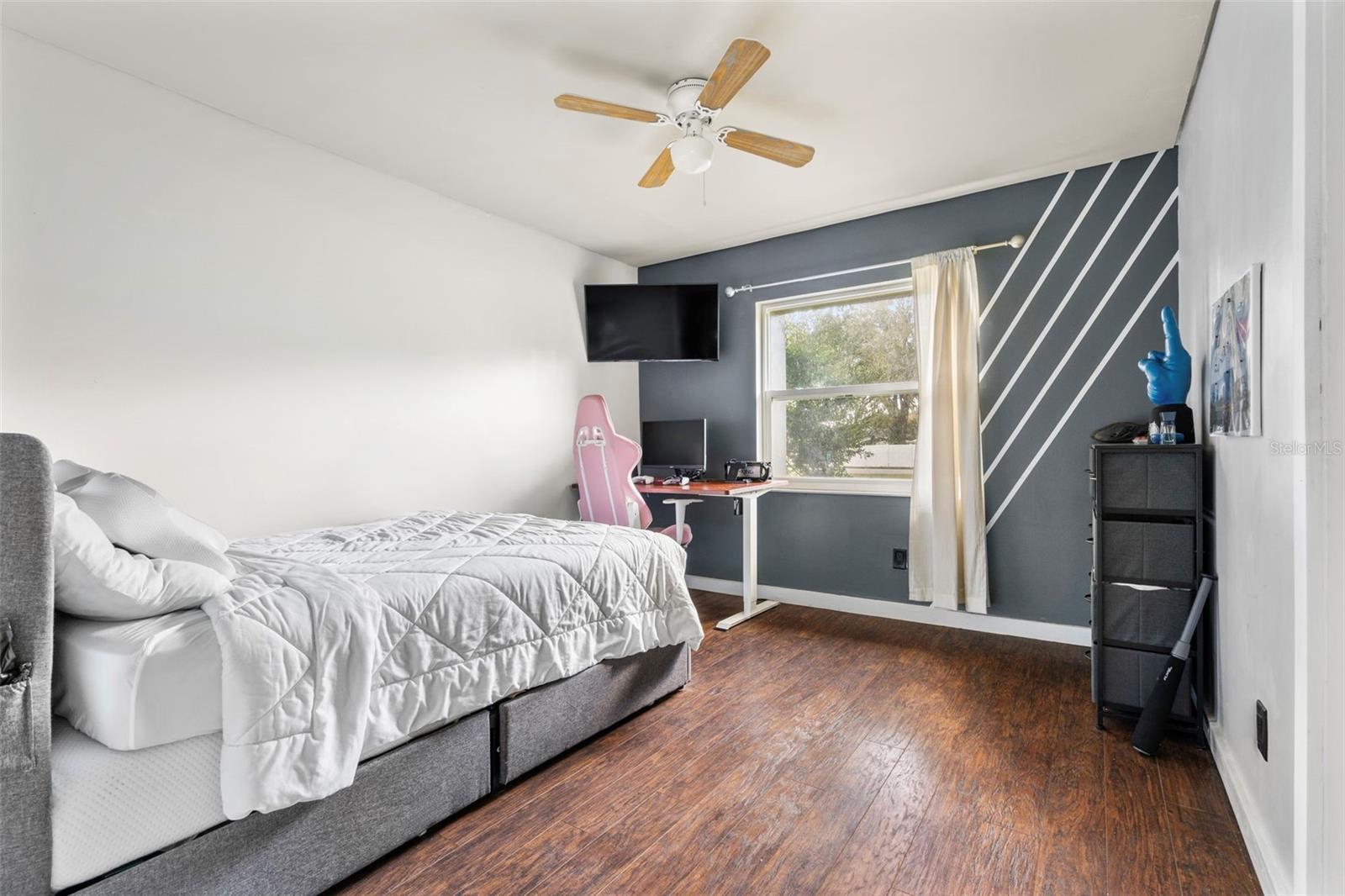 Image 22 of 43 For 2406 Meadowbrook Drive