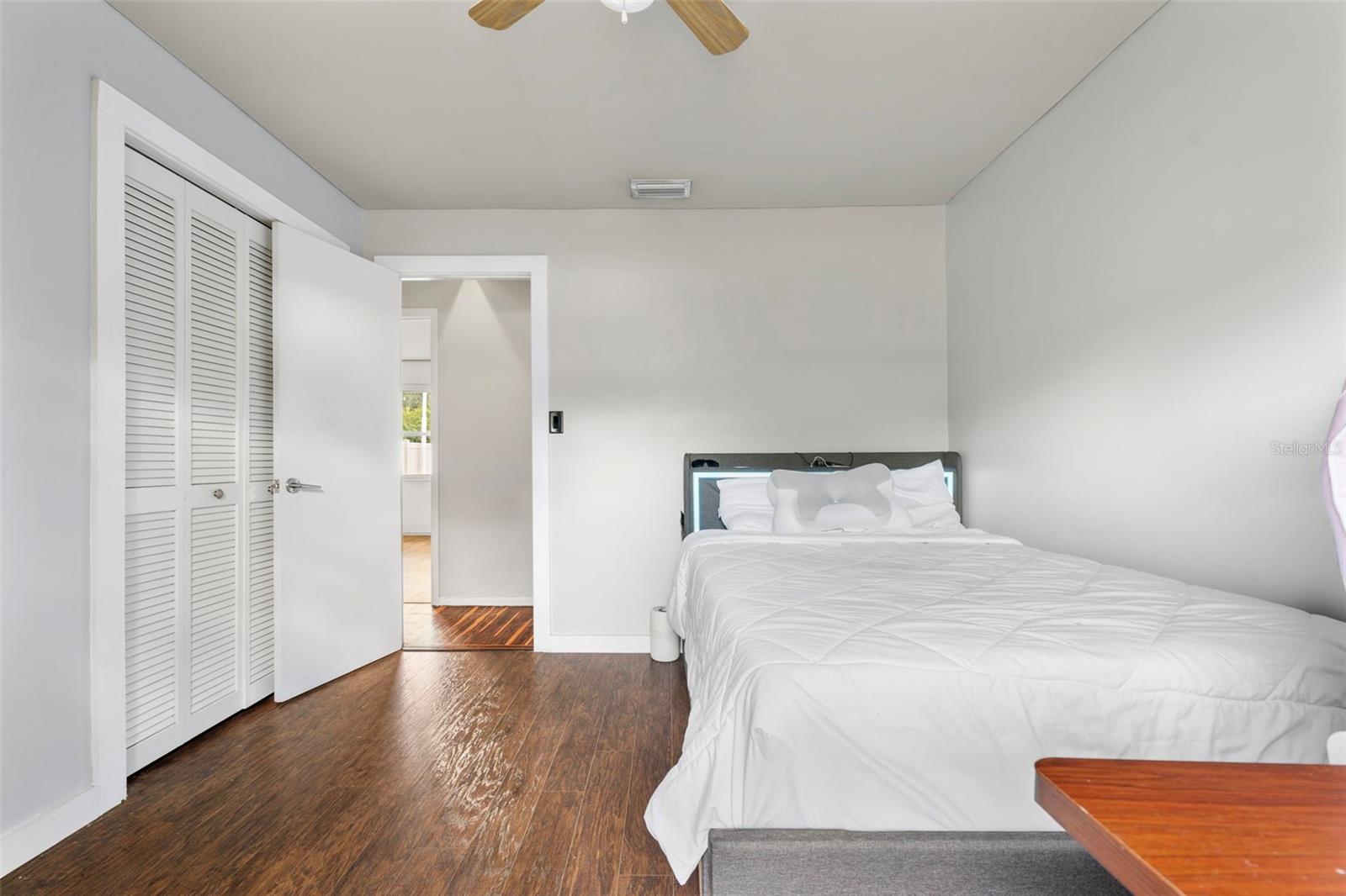 Image 23 of 43 For 2406 Meadowbrook Drive