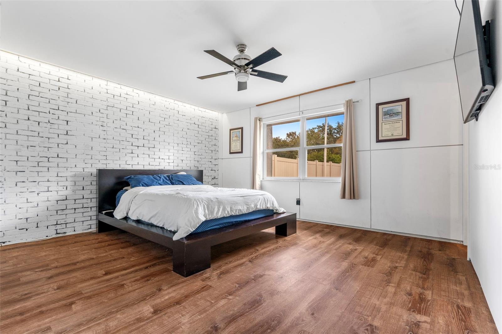 Image 26 of 43 For 2406 Meadowbrook Drive