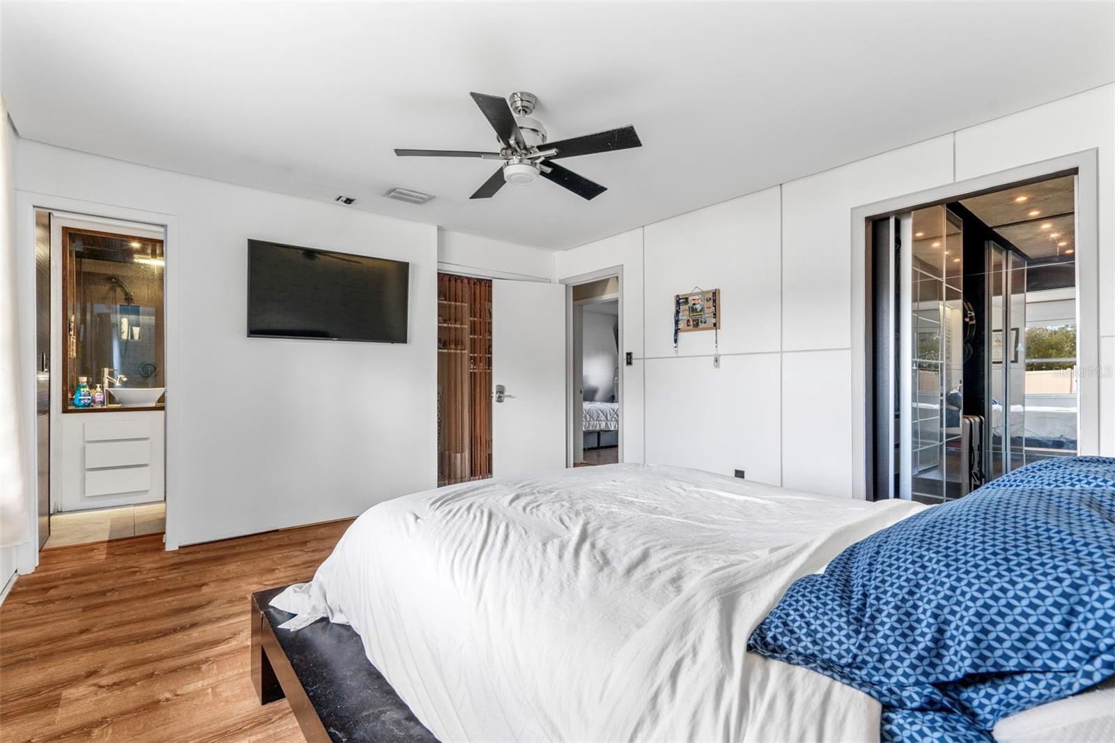 Image 27 of 43 For 2406 Meadowbrook Drive