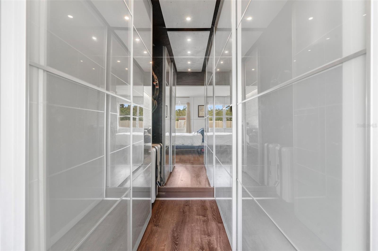 Image 28 of 43 For 2406 Meadowbrook Drive