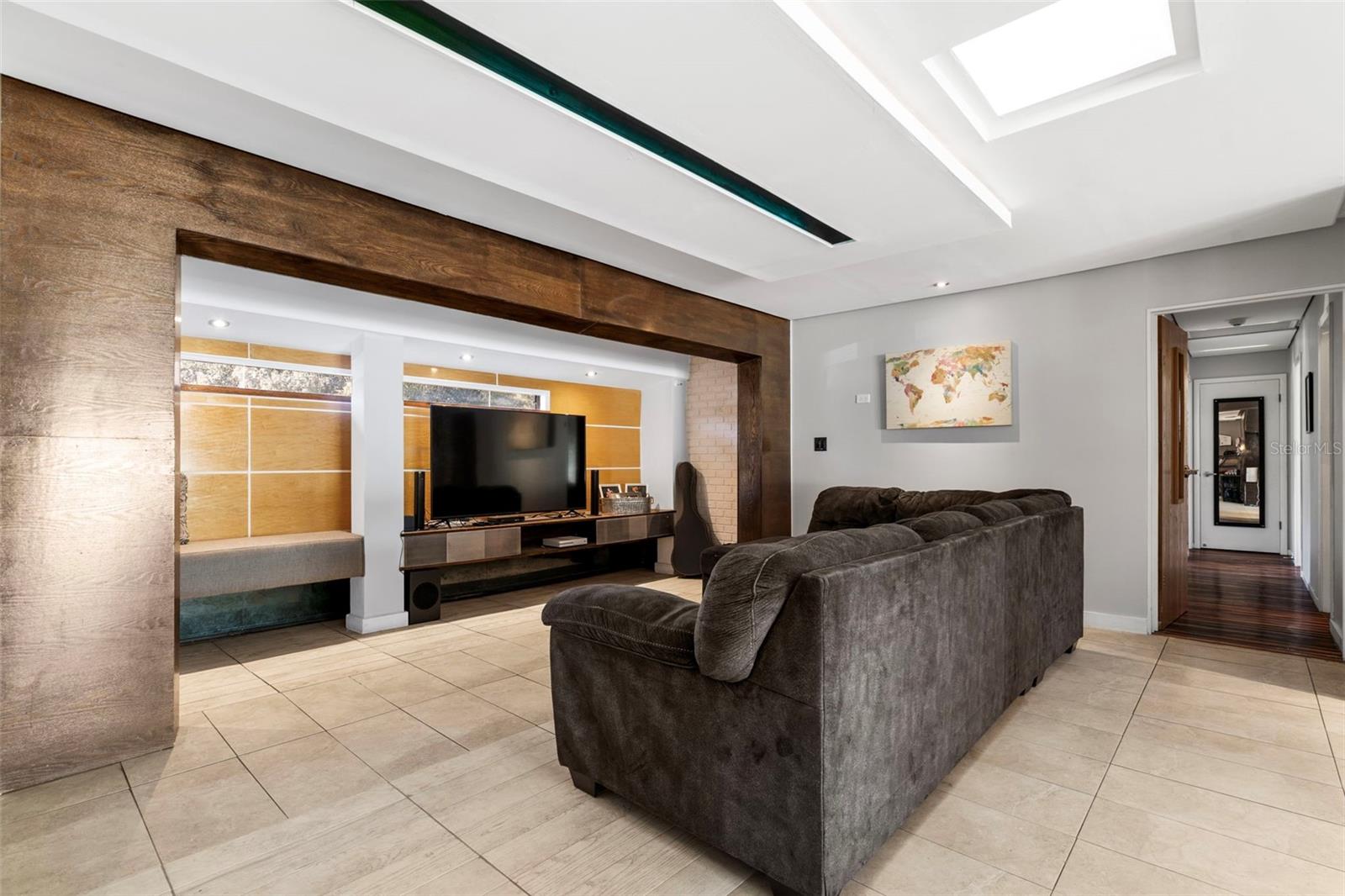 Image 7 of 43 For 2406 Meadowbrook Drive