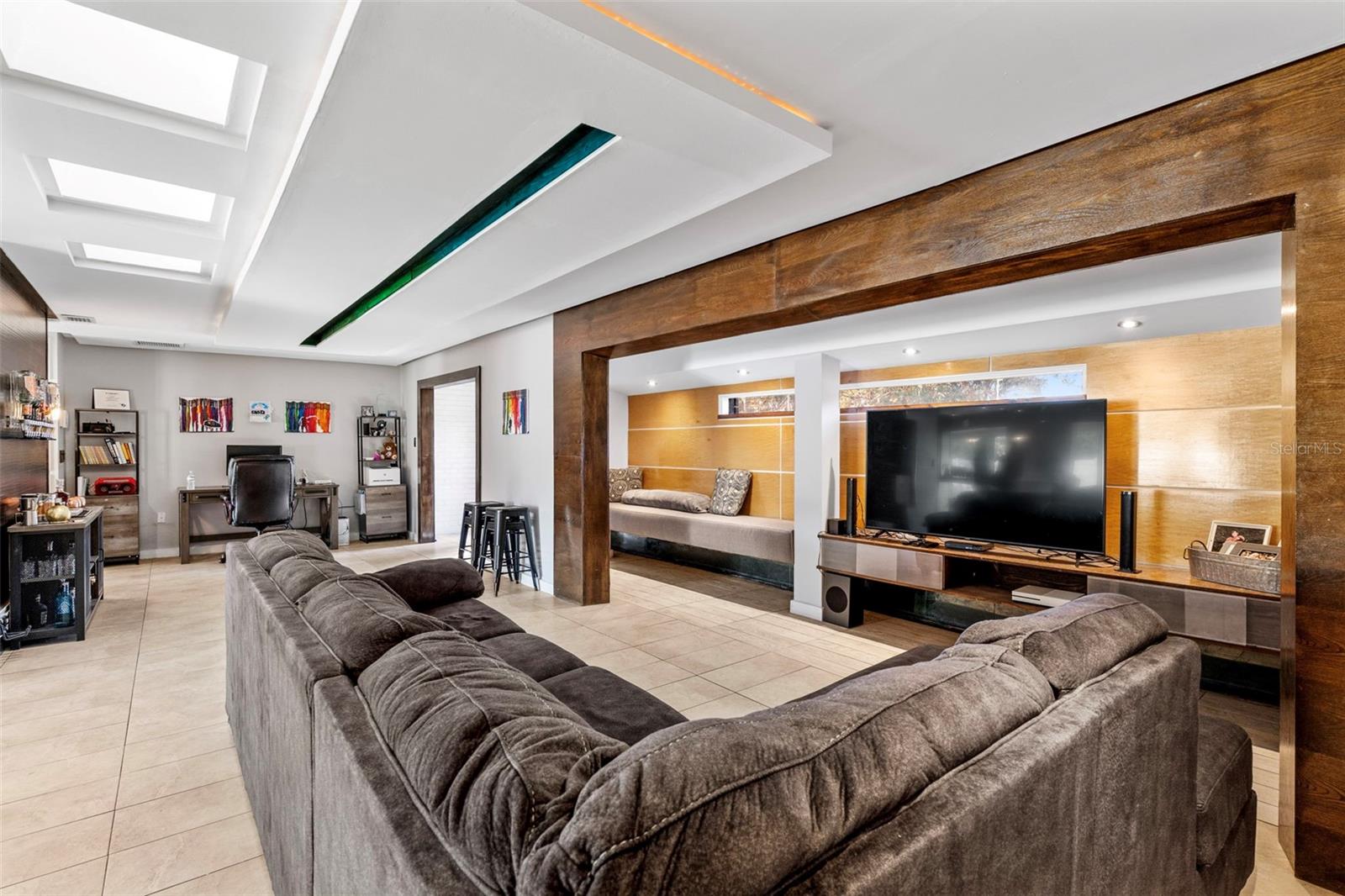 Image 8 of 43 For 2406 Meadowbrook Drive