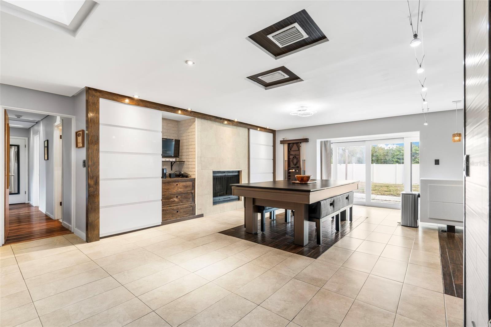 Image 9 of 43 For 2406 Meadowbrook Drive