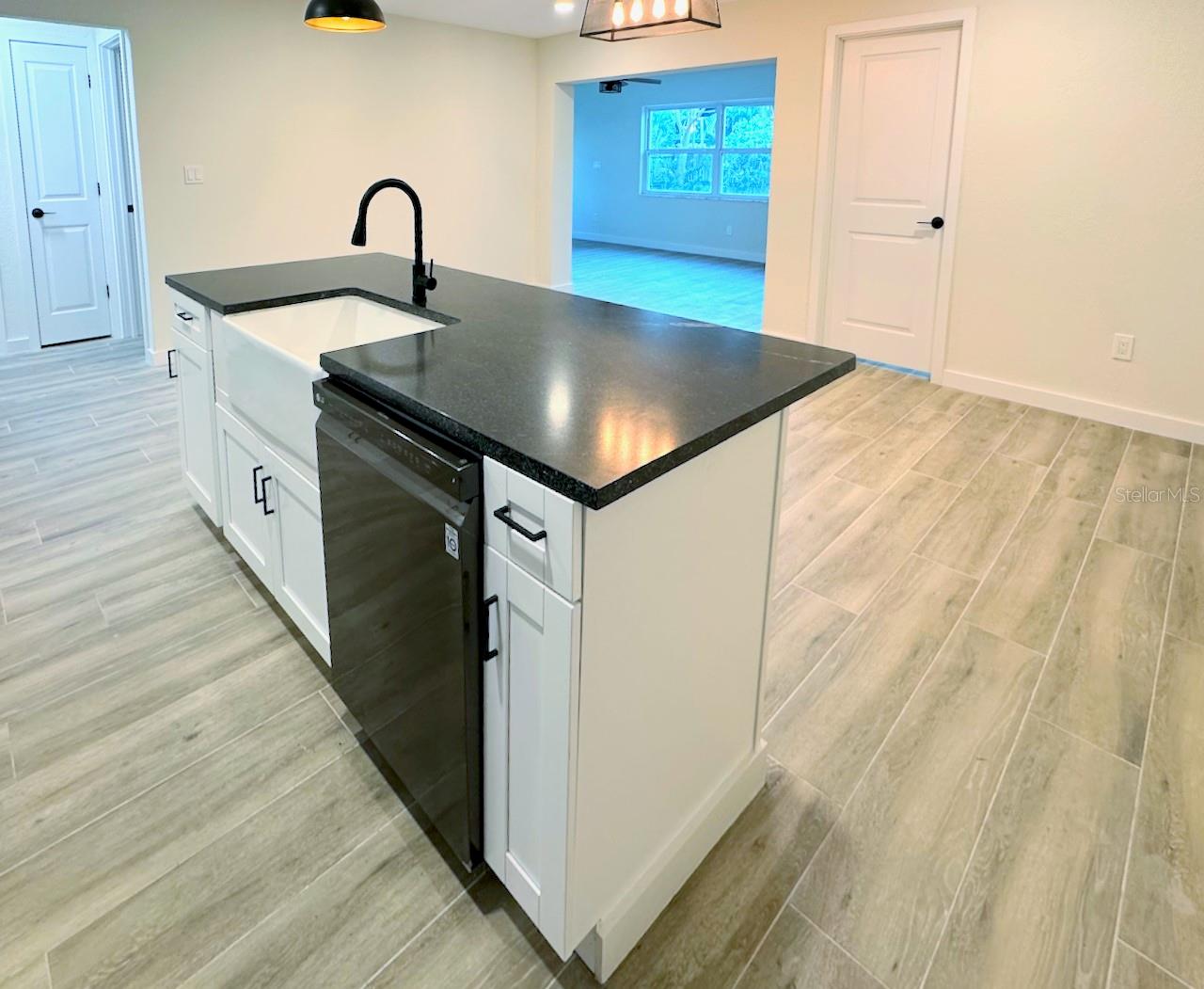 Image 10 of 31 For 4700 Chancellor Street Ne