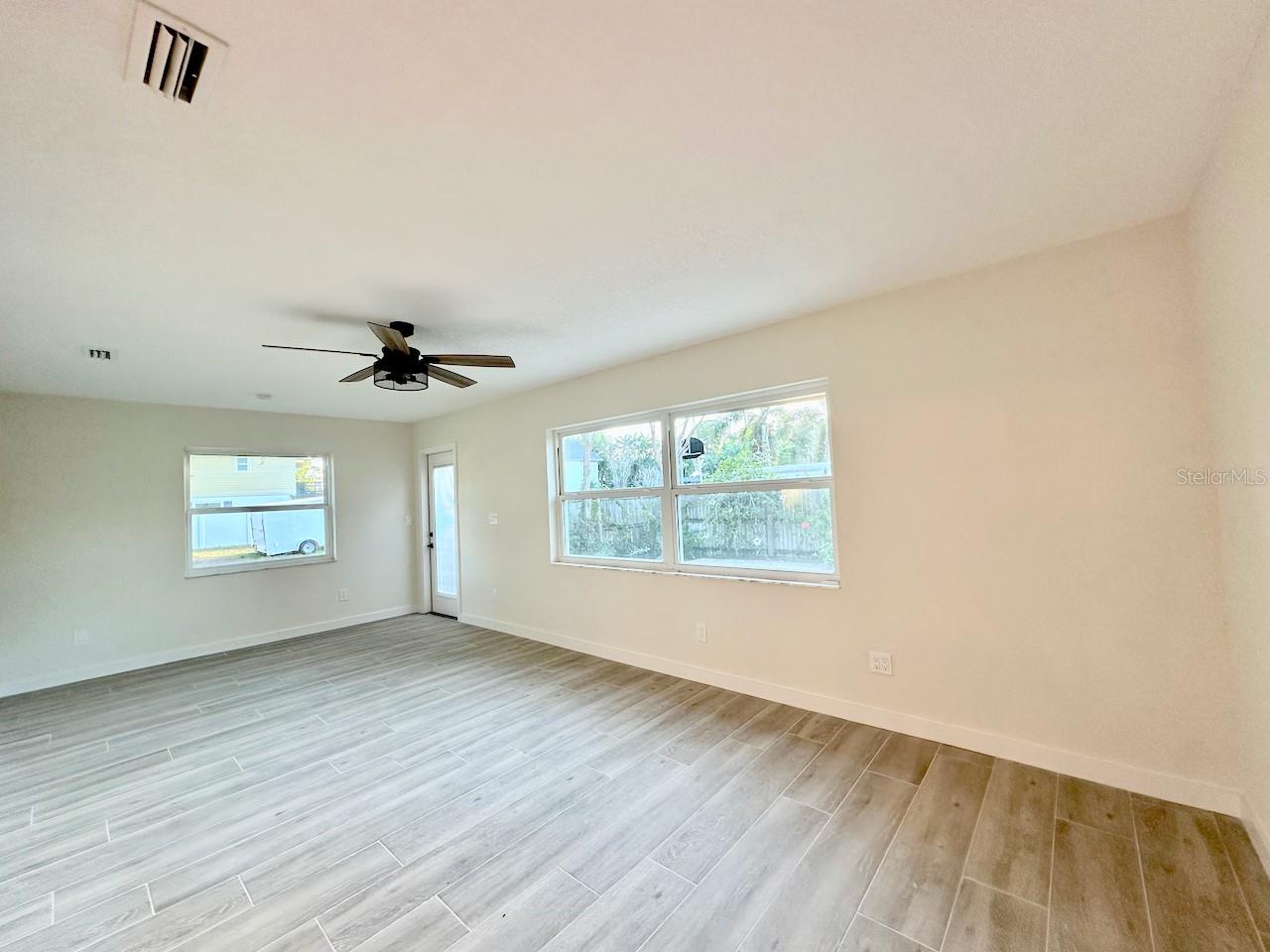 Image 11 of 31 For 4700 Chancellor Street Ne