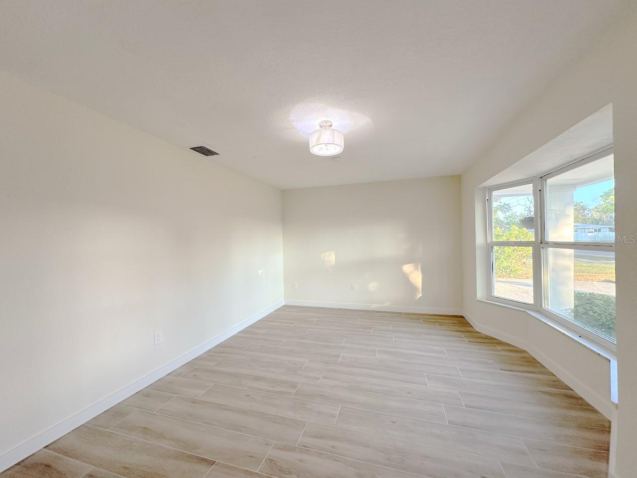 Image 17 of 31 For 4700 Chancellor Street Ne