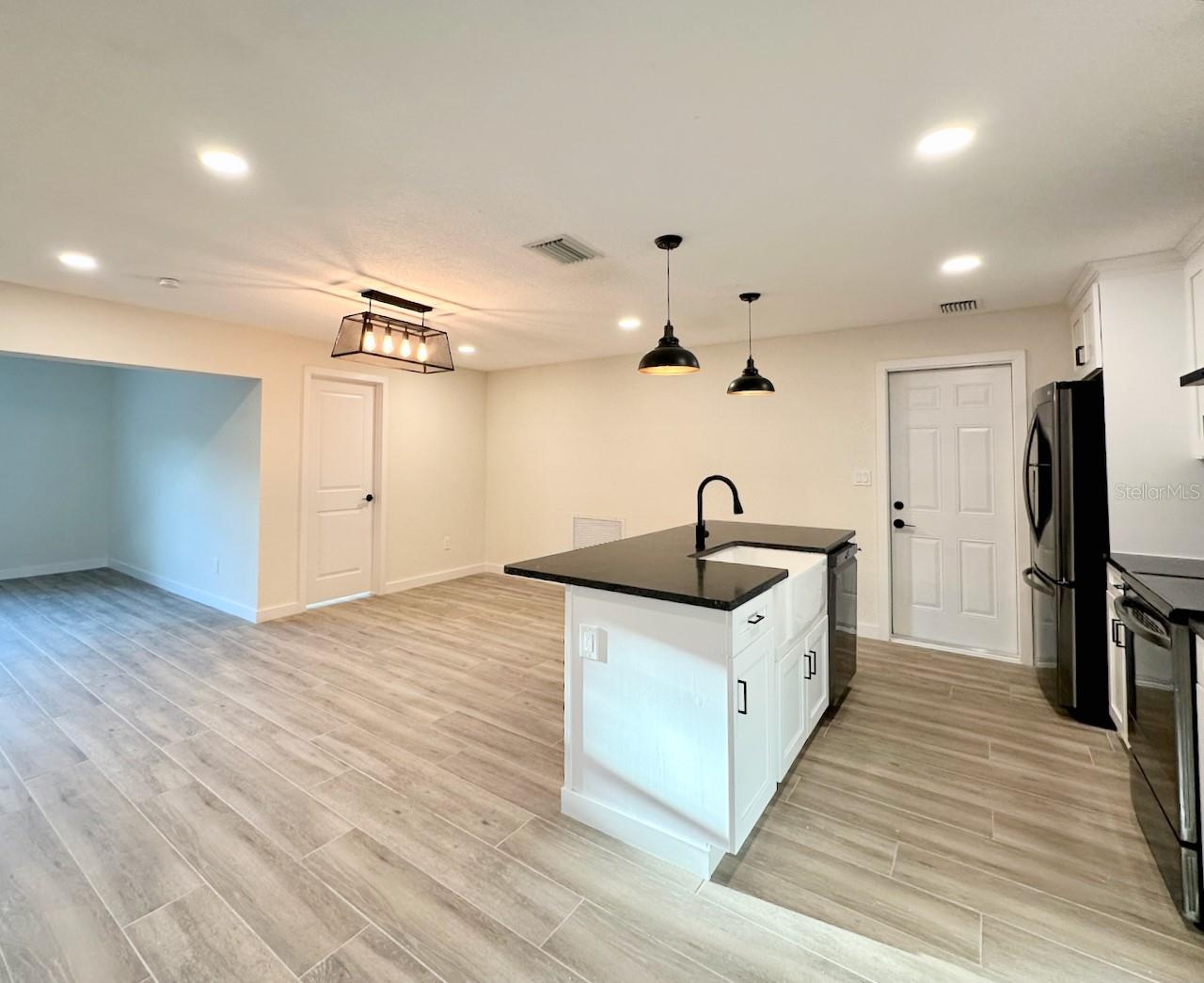 Image 5 of 31 For 4700 Chancellor Street Ne