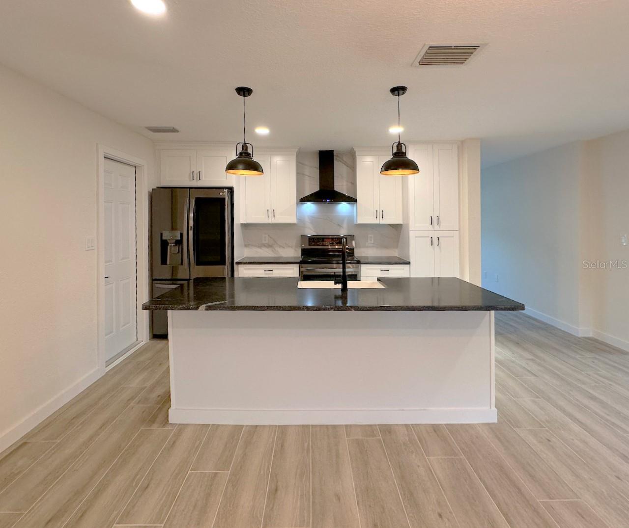 Image 9 of 31 For 4700 Chancellor Street Ne