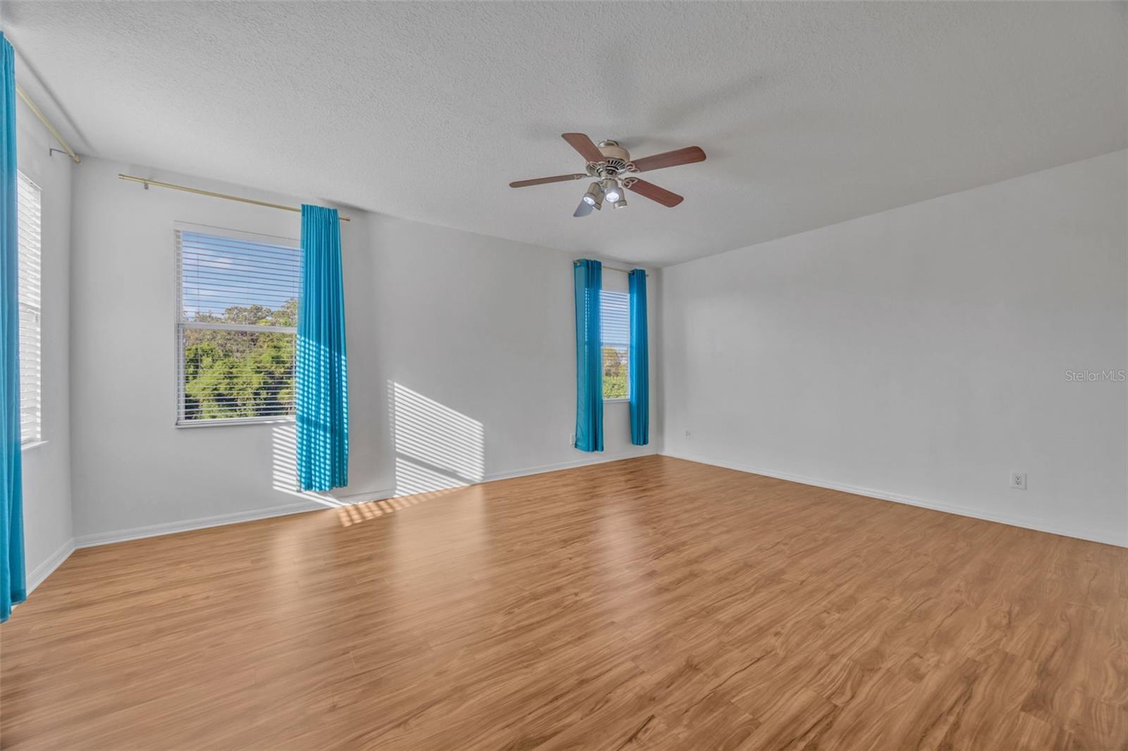 Image 19 of 54 For 10414 Tulip Field Way