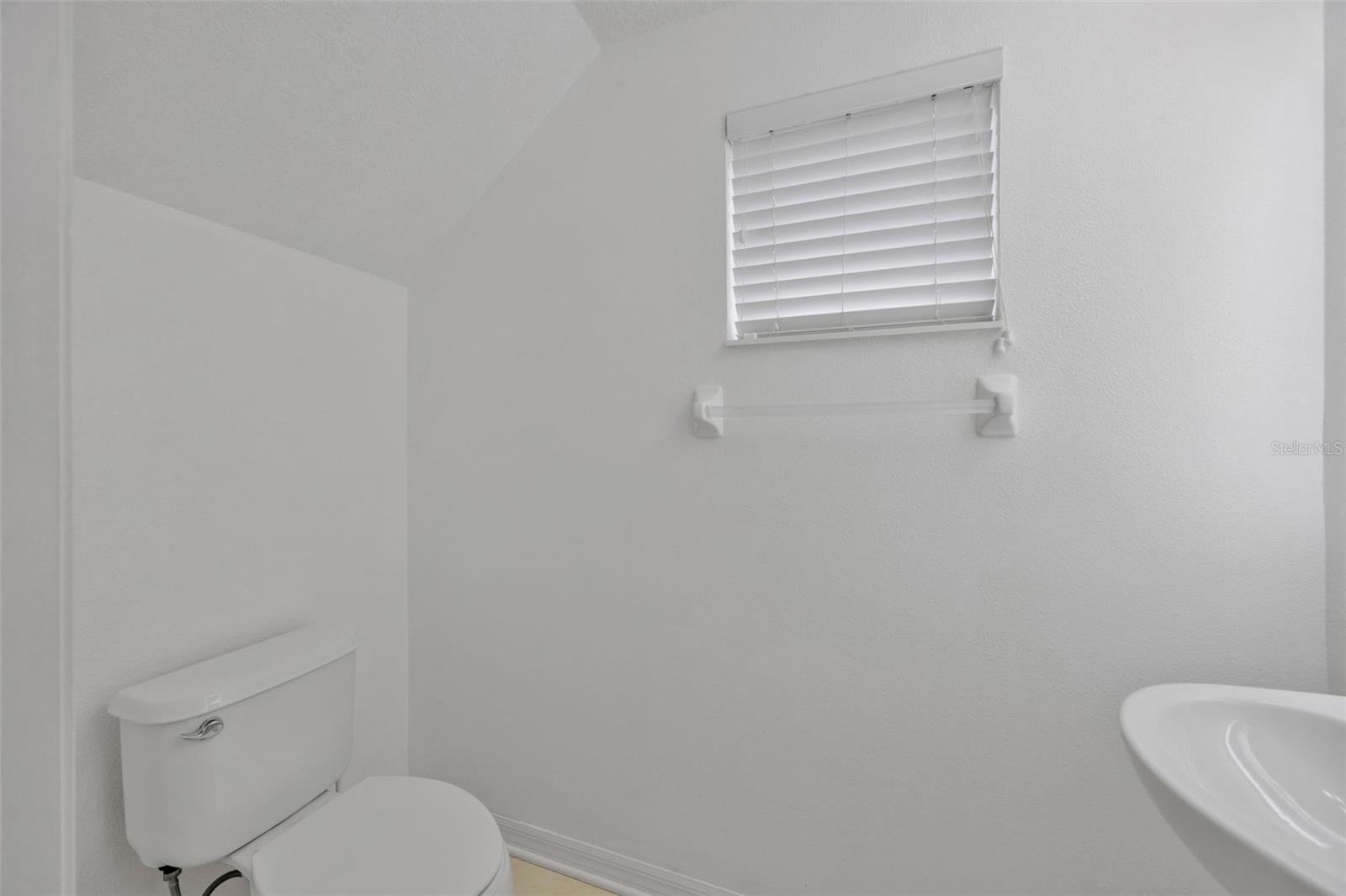 Image 40 of 54 For 10414 Tulip Field Way