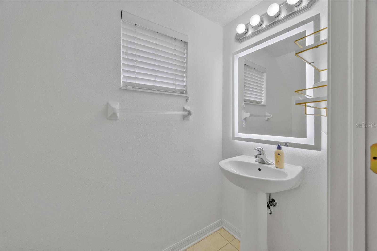 Image 43 of 54 For 10414 Tulip Field Way