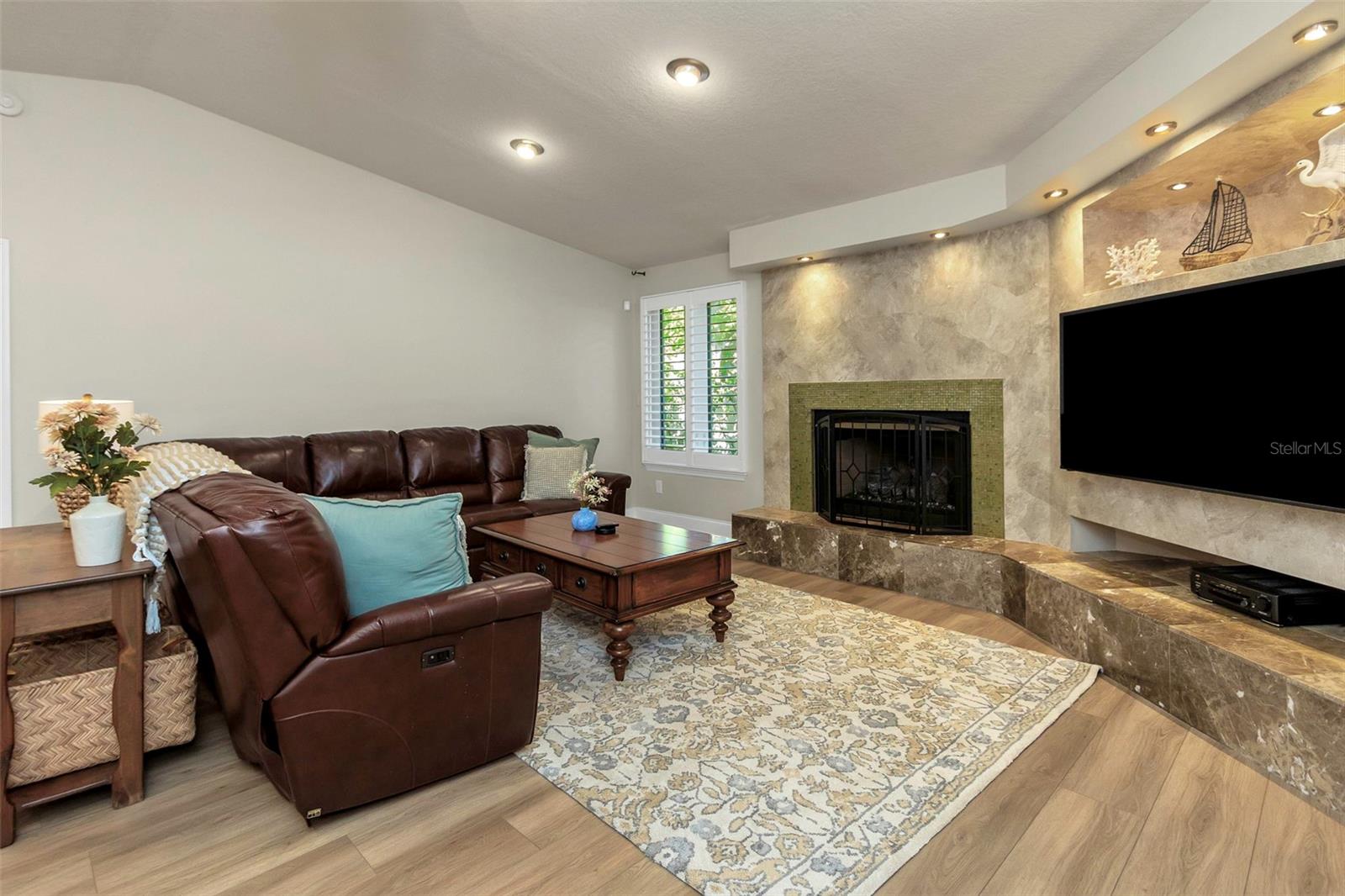 Image 17 of 44 For 2079 Swan Lane