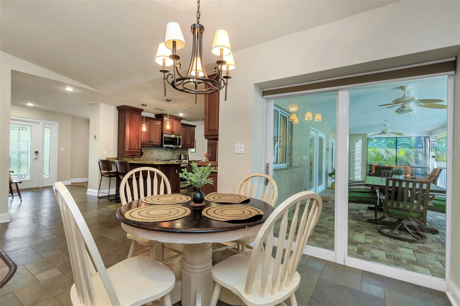 Image 19 of 44 For 2079 Swan Lane