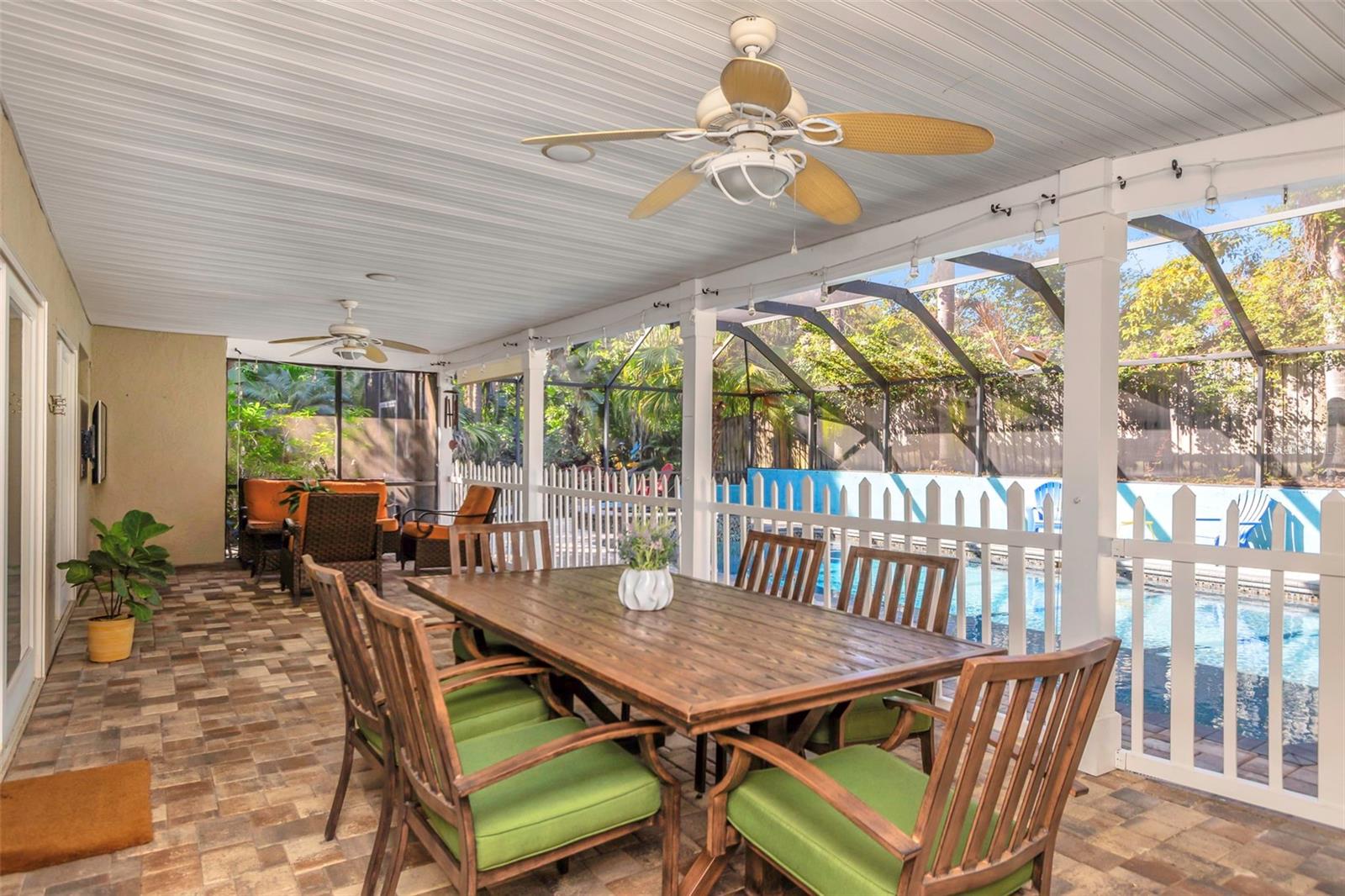 Image 21 of 44 For 2079 Swan Lane