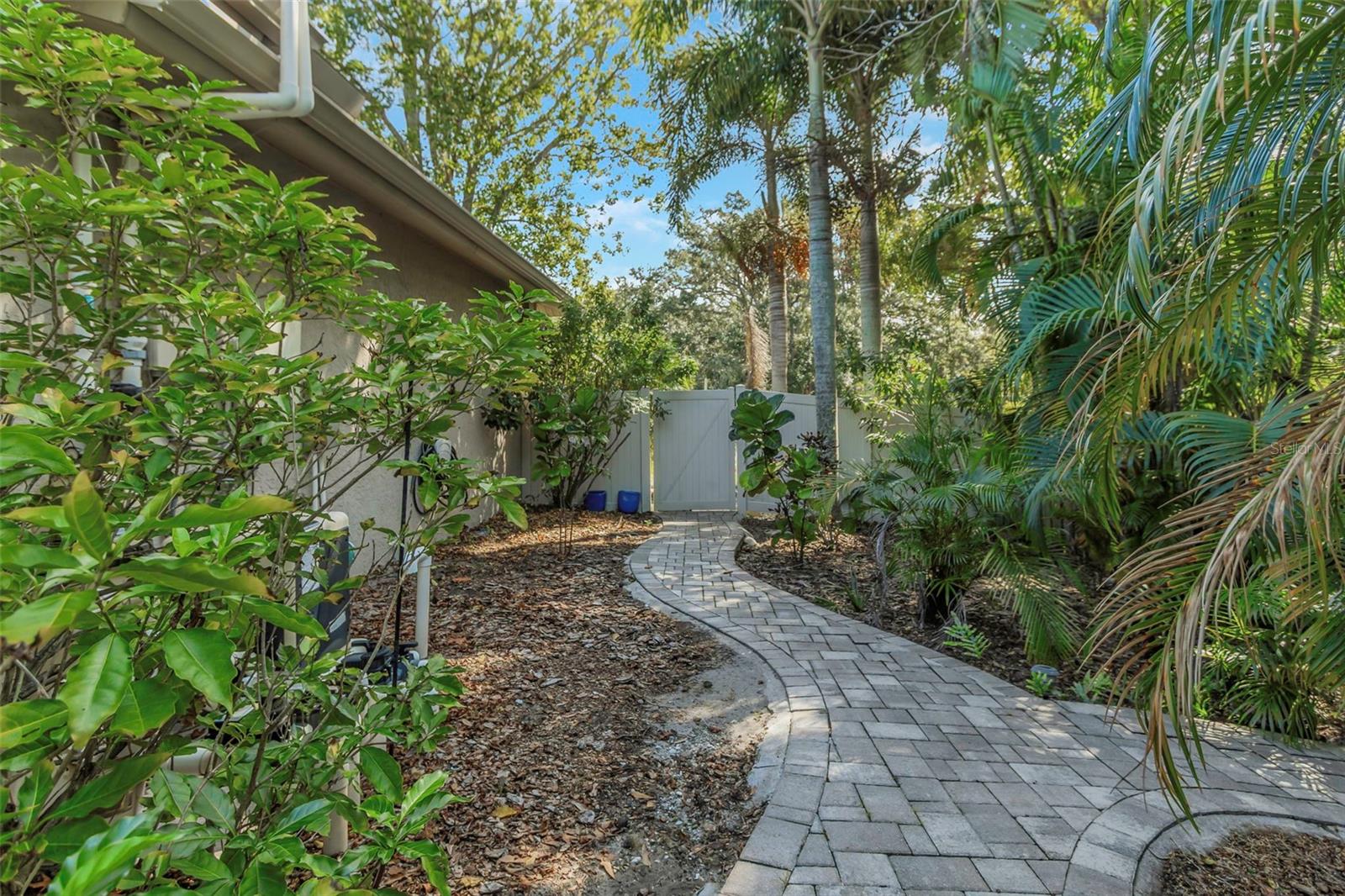 Image 28 of 44 For 2079 Swan Lane