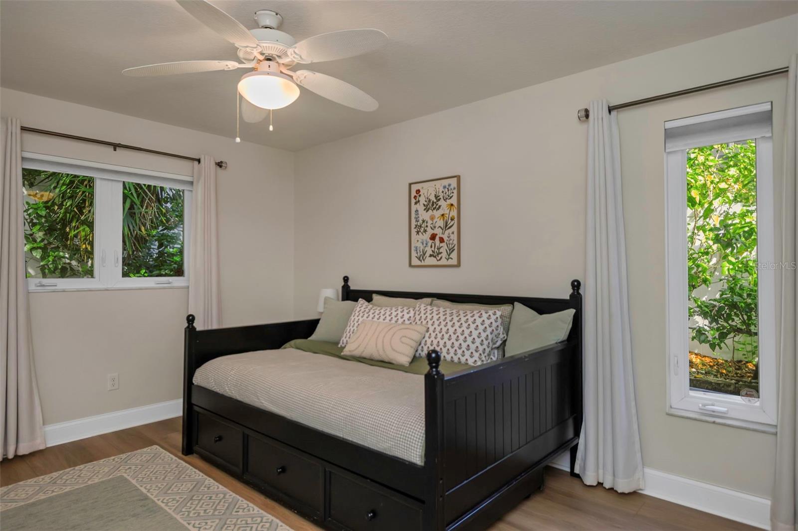 Image 31 of 44 For 2079 Swan Lane