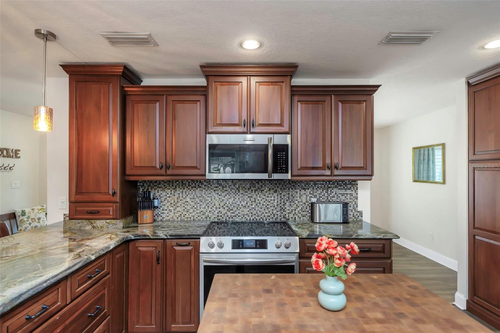 Image 7 of 44 For 2079 Swan Lane