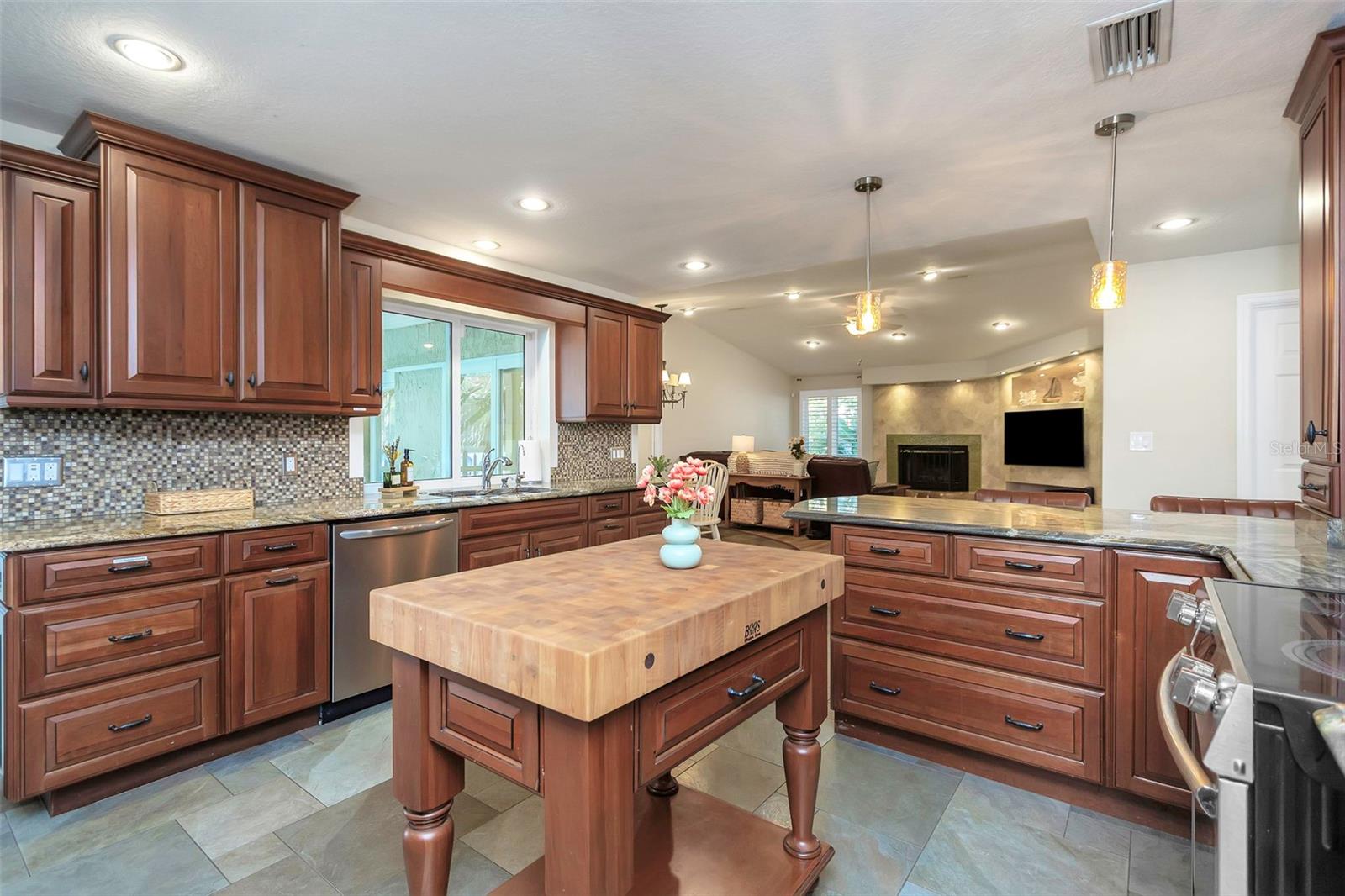 Image 8 of 44 For 2079 Swan Lane