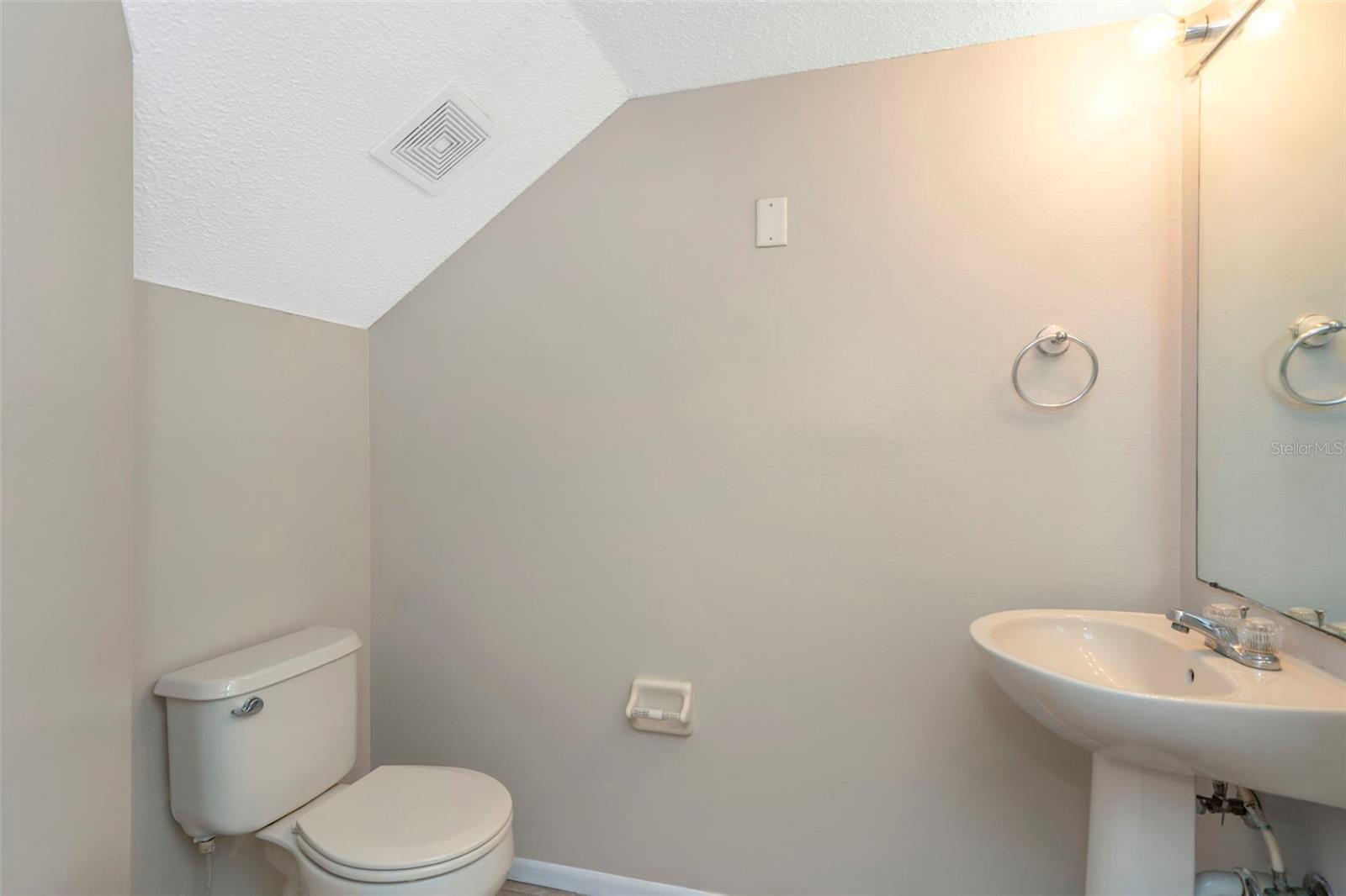 Image 10 of 49 For 637 Kensington Lake Circle